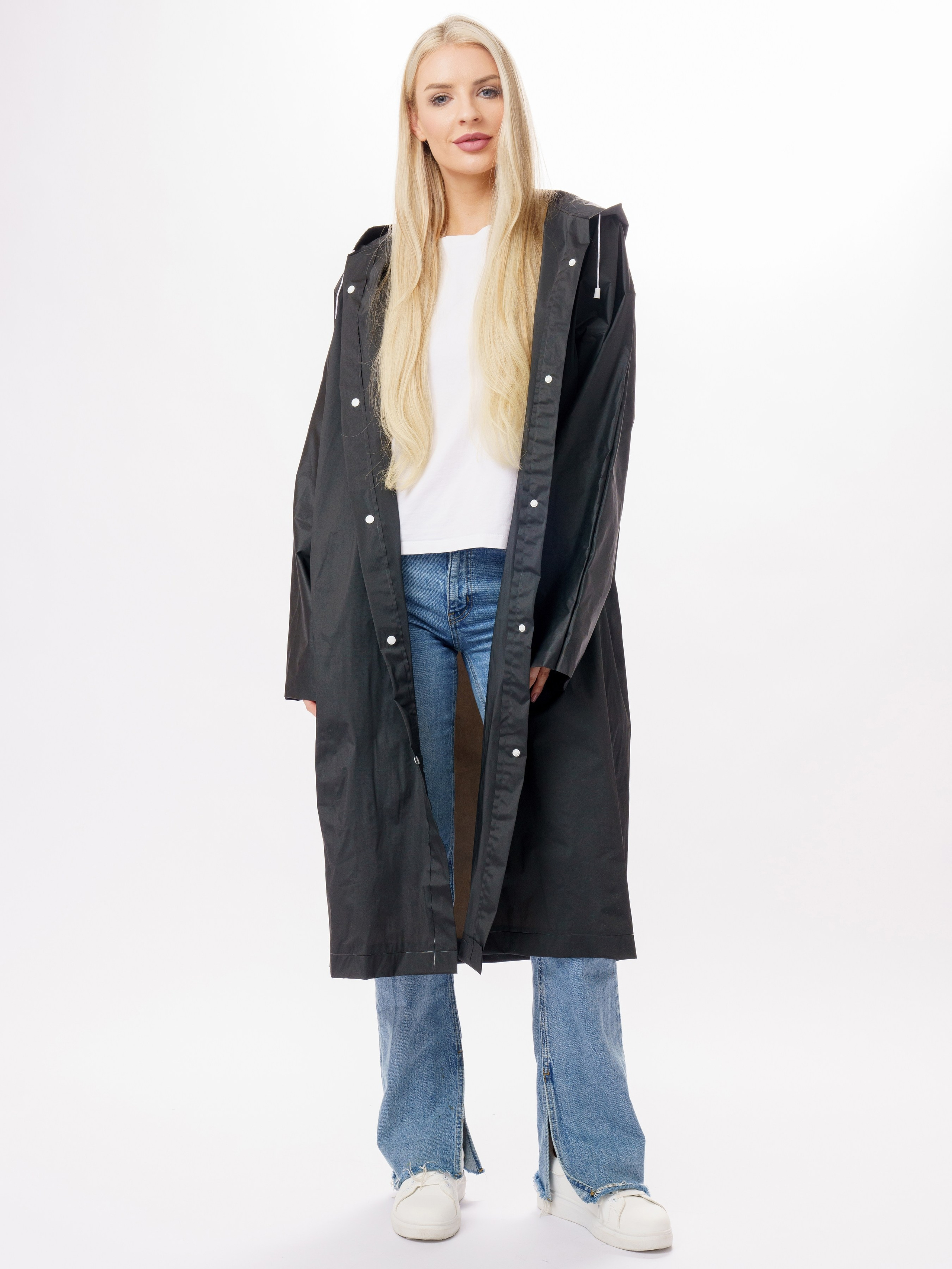 Дождевики, парная съемка. KED Production — продакшн из СПб. Создаём фото, видео и контент, который помогает брендам и селлерам продавать больше