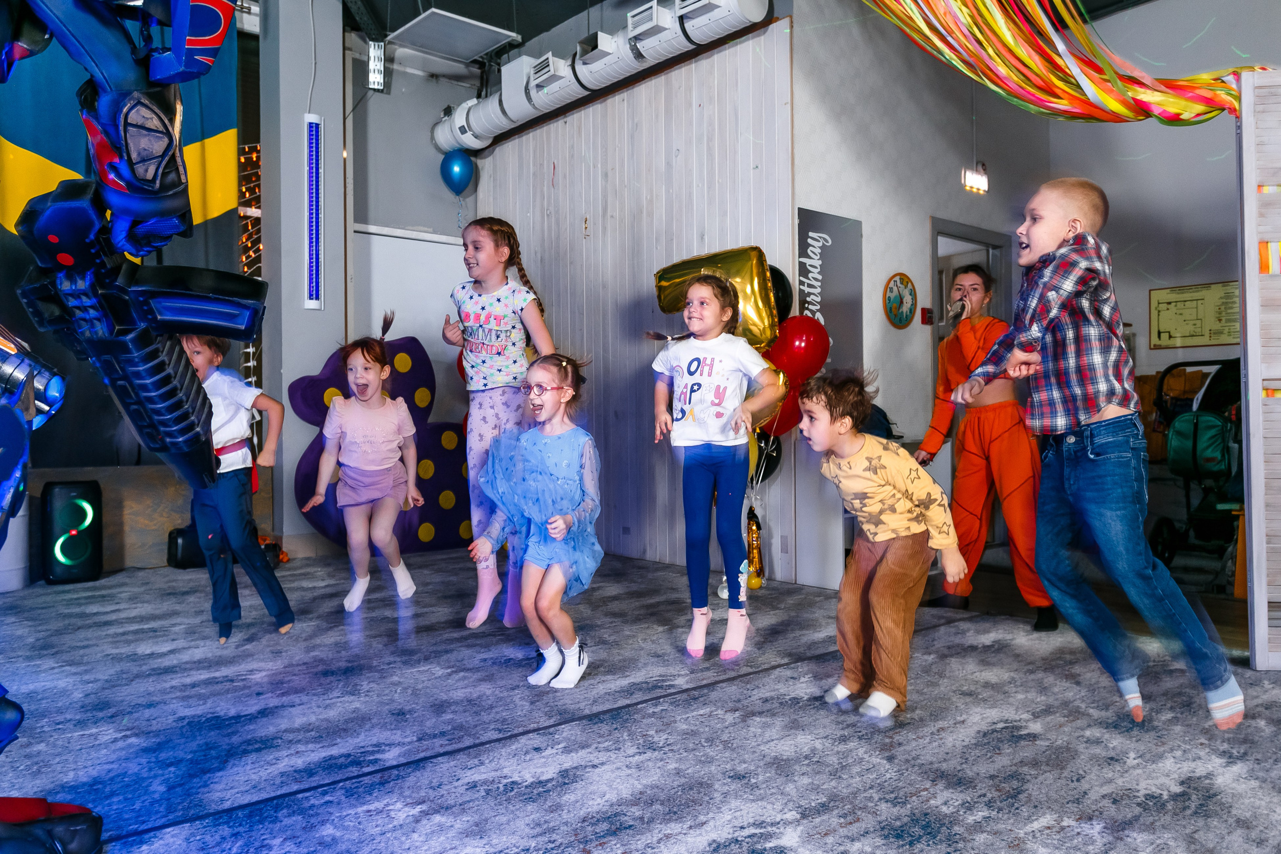 Лофт ДАКИ ДАК\ детский ДР. Фотограф в  г. Новосибирск