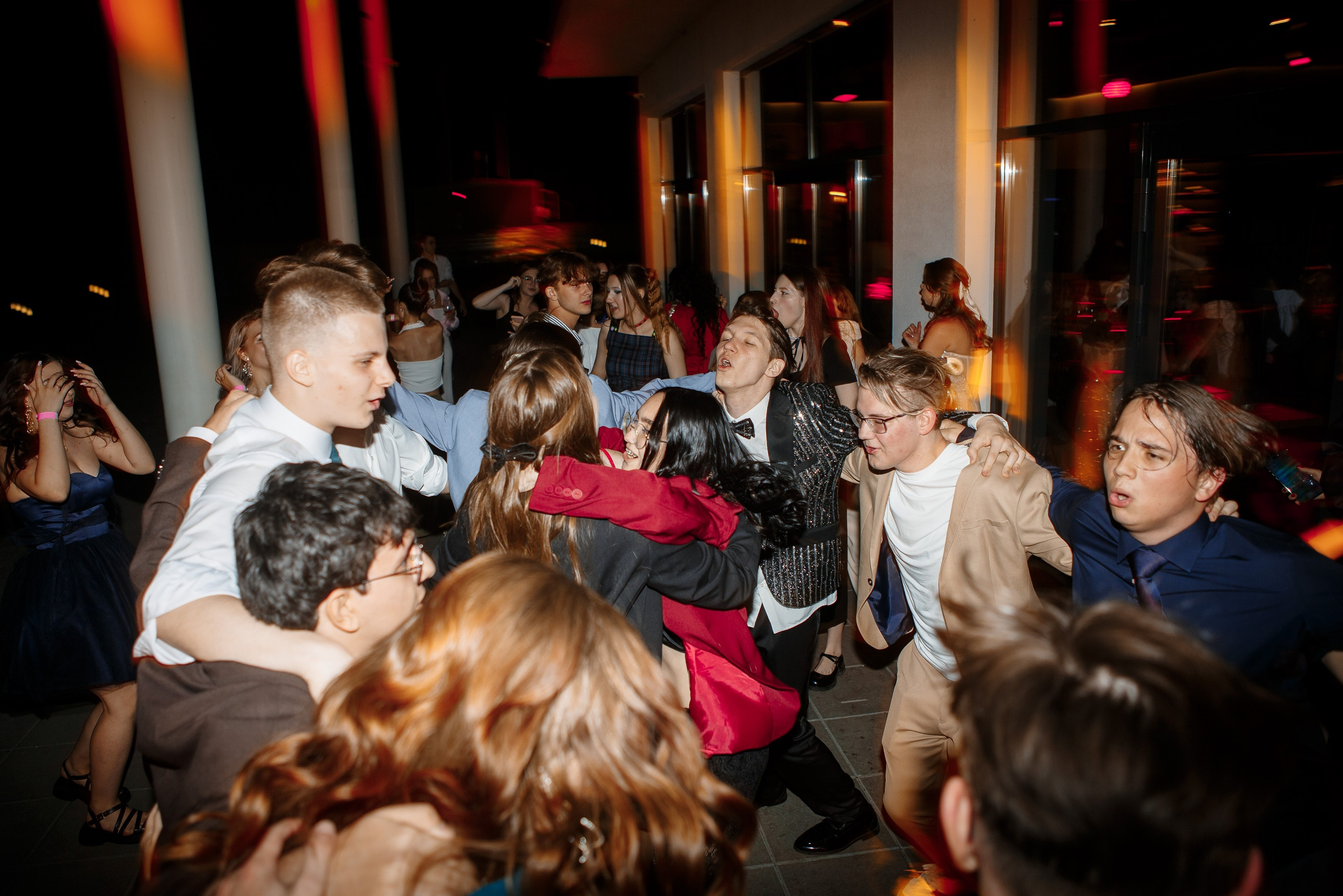 Выпускной Гимназия 12 2024 OpenHouse. Свадебный и портретный Фотограф в Липецке Дмитрий Котюков