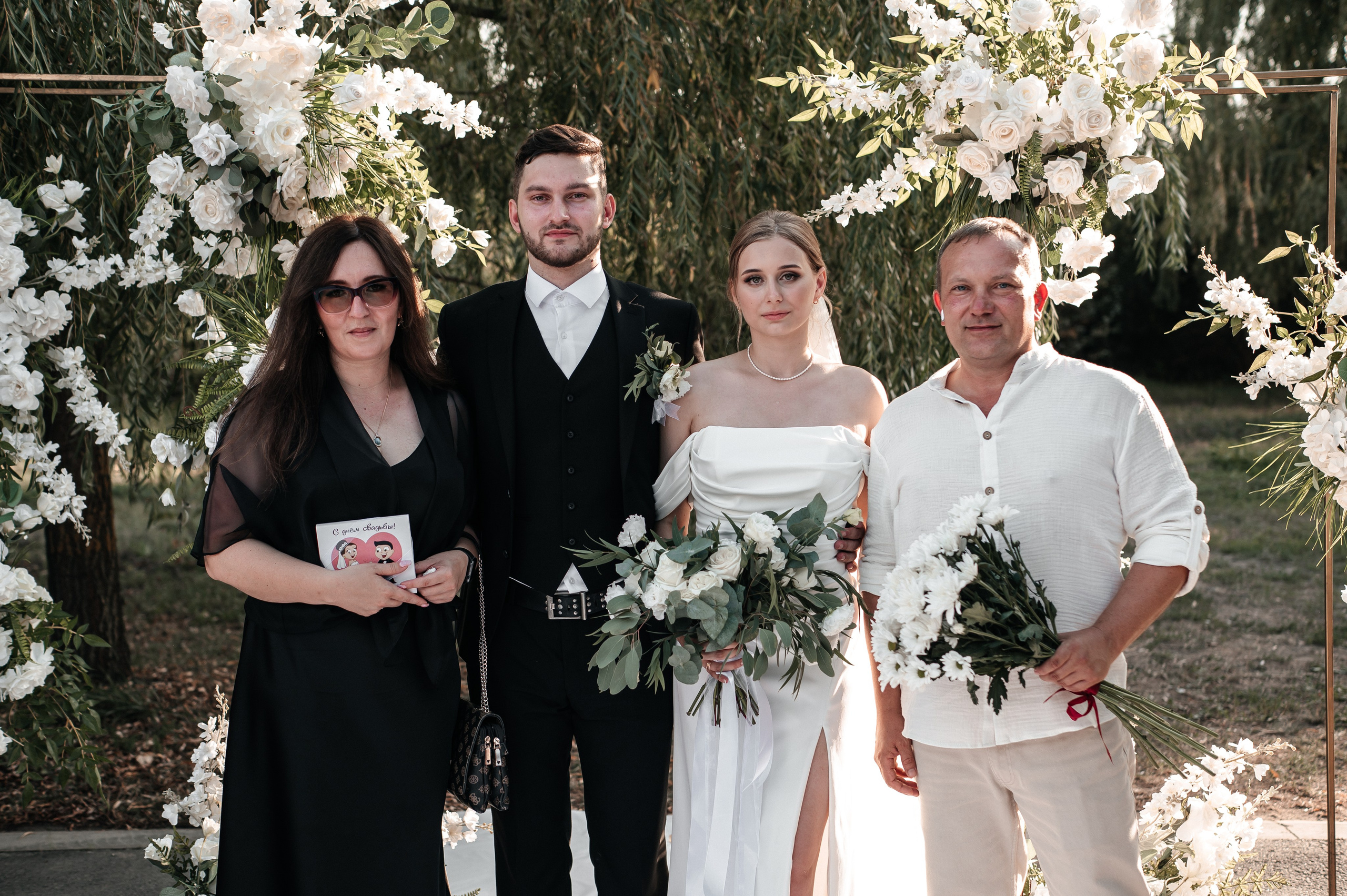 Даниил и Валерия. Черная утка. Полный день. Фотограф Екатерина Бочарникова