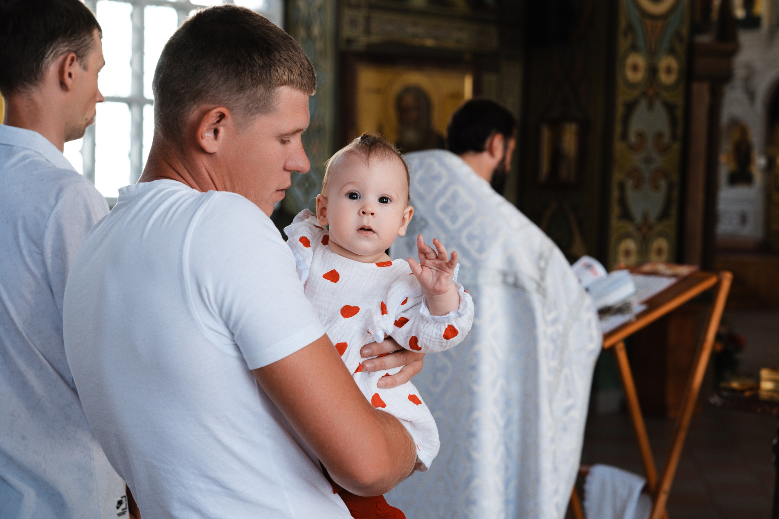 Таинство Крещения Дарьи (Храм Преполовения Пятидесятницы). Фотограф Ярута Оксана / Ростов-на-Дону