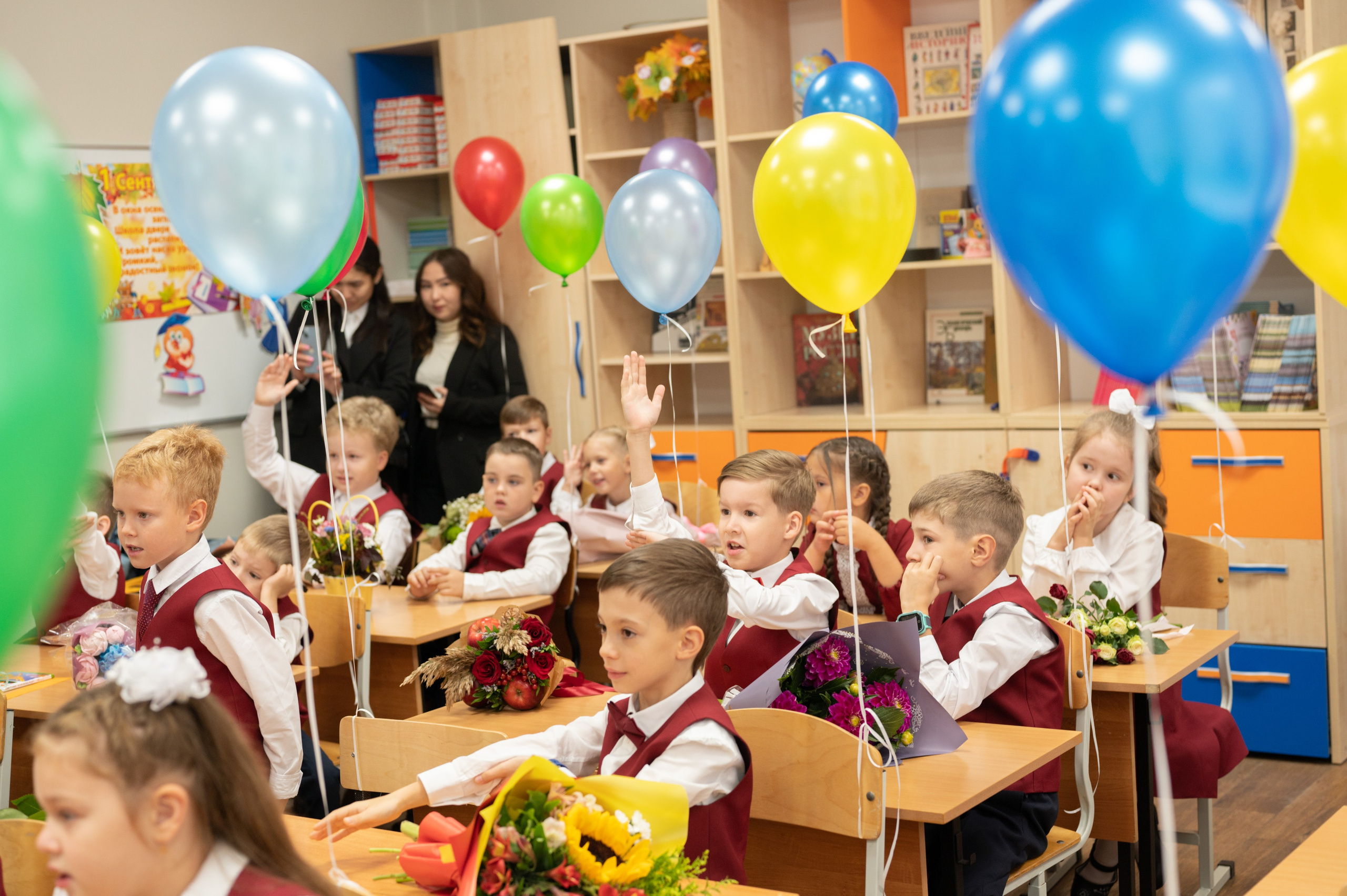 1 сентября 1 К 16 гимназия репортаж, линейка +в классе. Фотограф новорожденных, семейный детский в Тюмени Татьяна Морозова