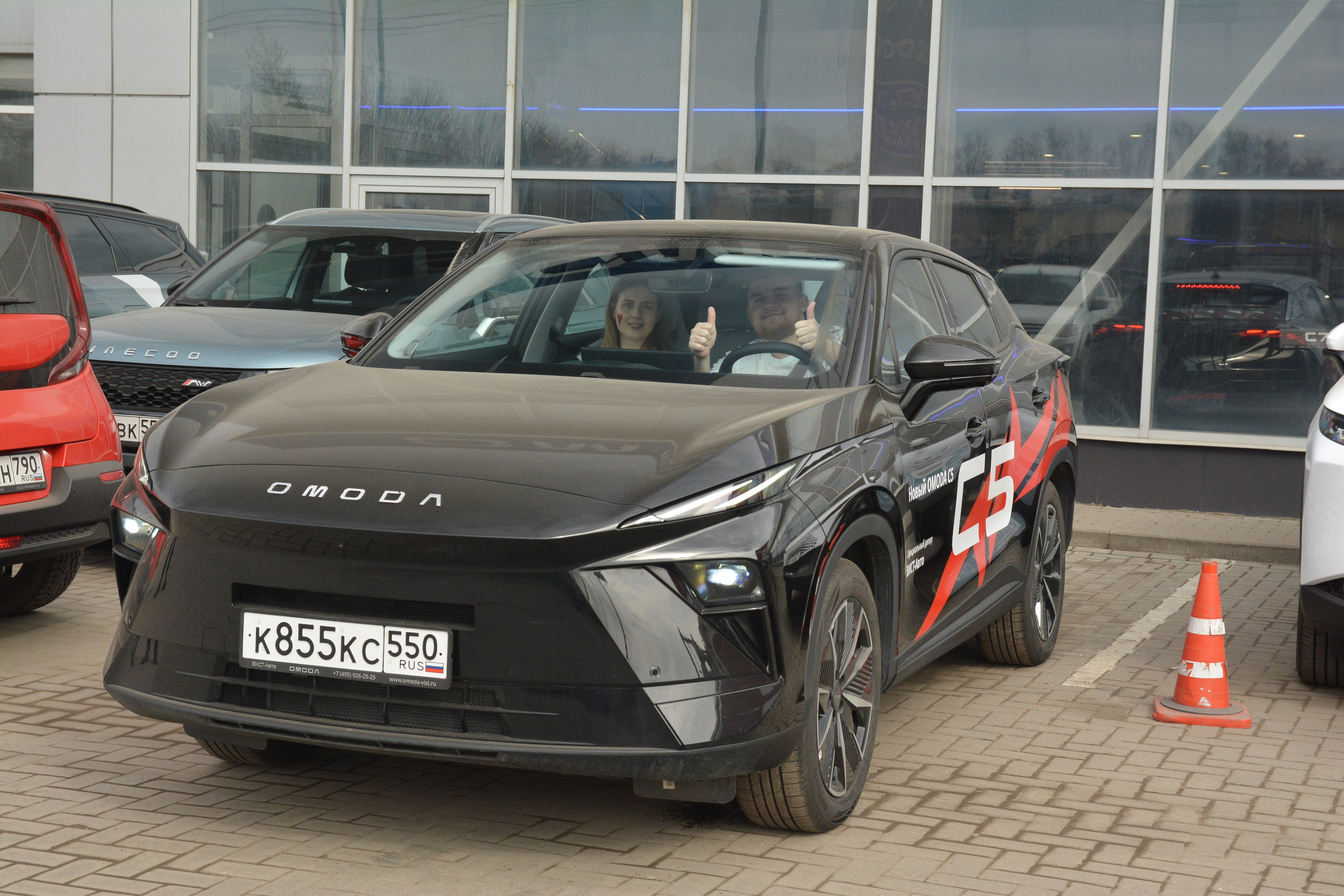 Презентация Omoda / Jaecoo. F/8 and be there — оказаться в нужном месте и поймать момент