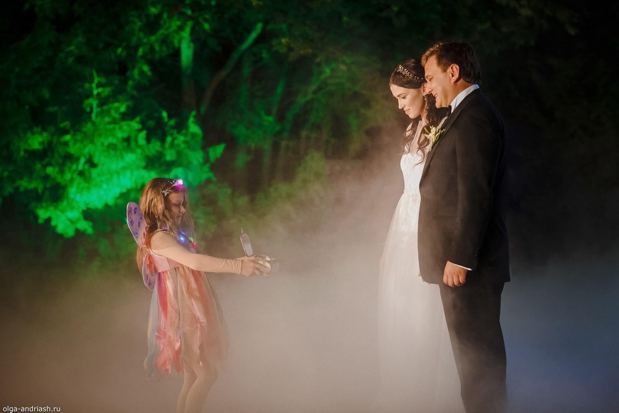 Вечерняя выездная регистрация. Семейный, портретный и свадебный фотограф в Санкт-Петербурге и Москве