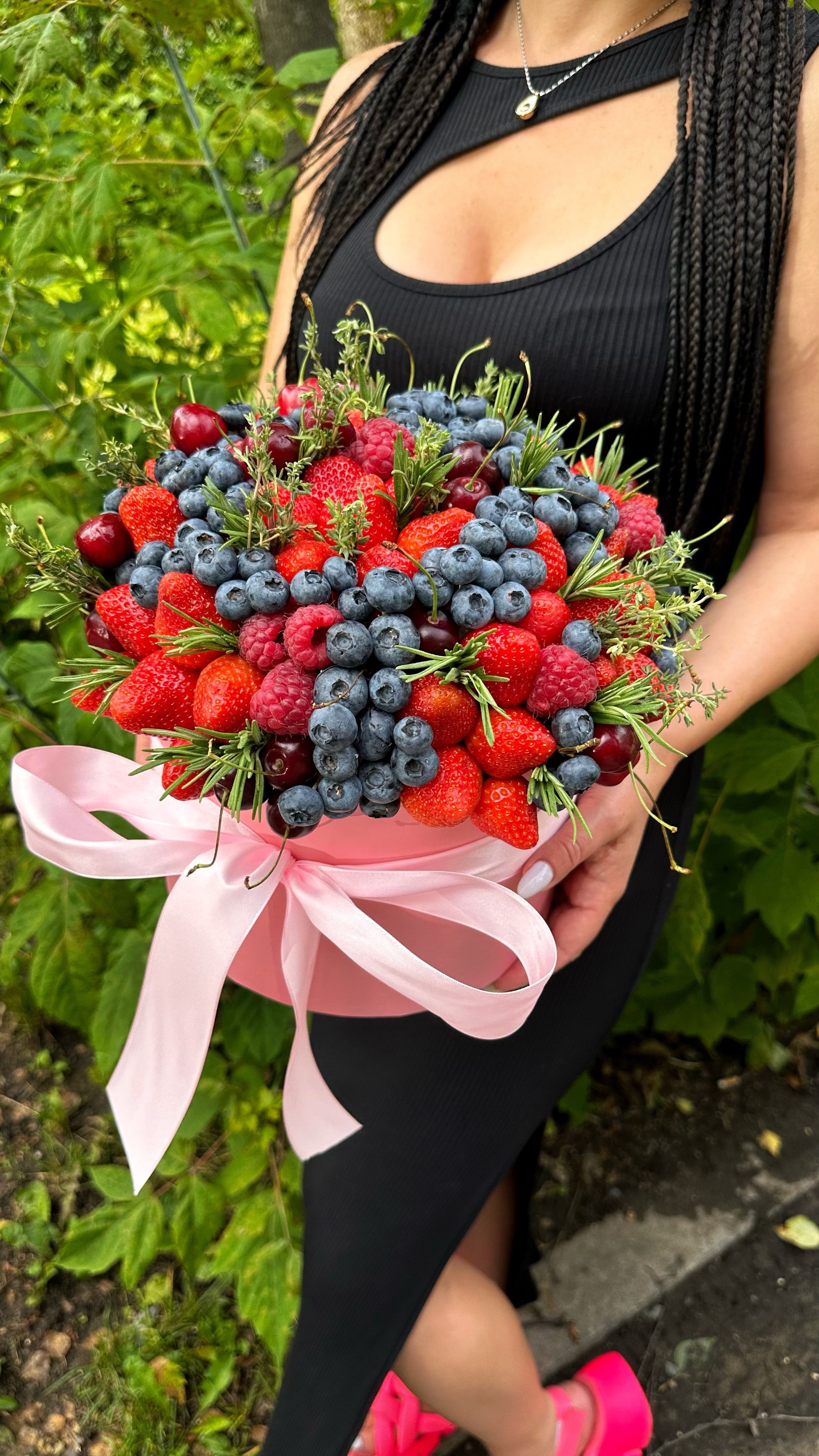 Ягодные. Выездной кейтеринг, съедобные букеты, торты и сладости на заказ