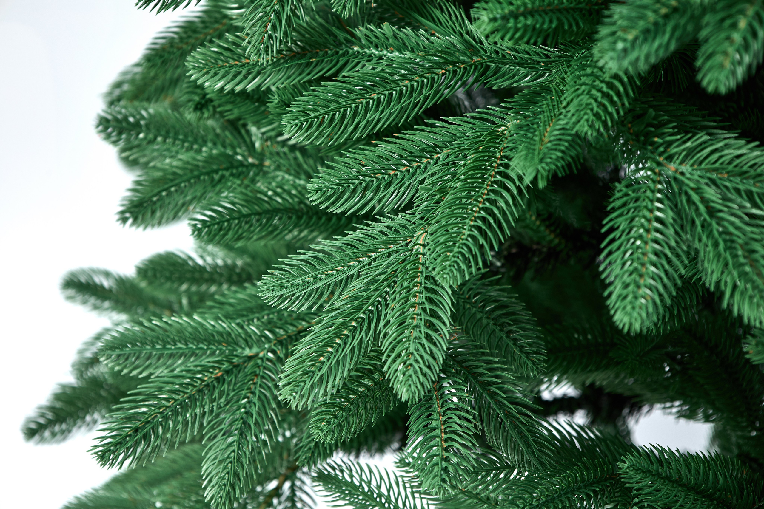 Искуственные ели и сосны. Выведите свои товары на новый уровень с профессиональной предметной фотографией. Предметный фотограф Юлия Кравченко