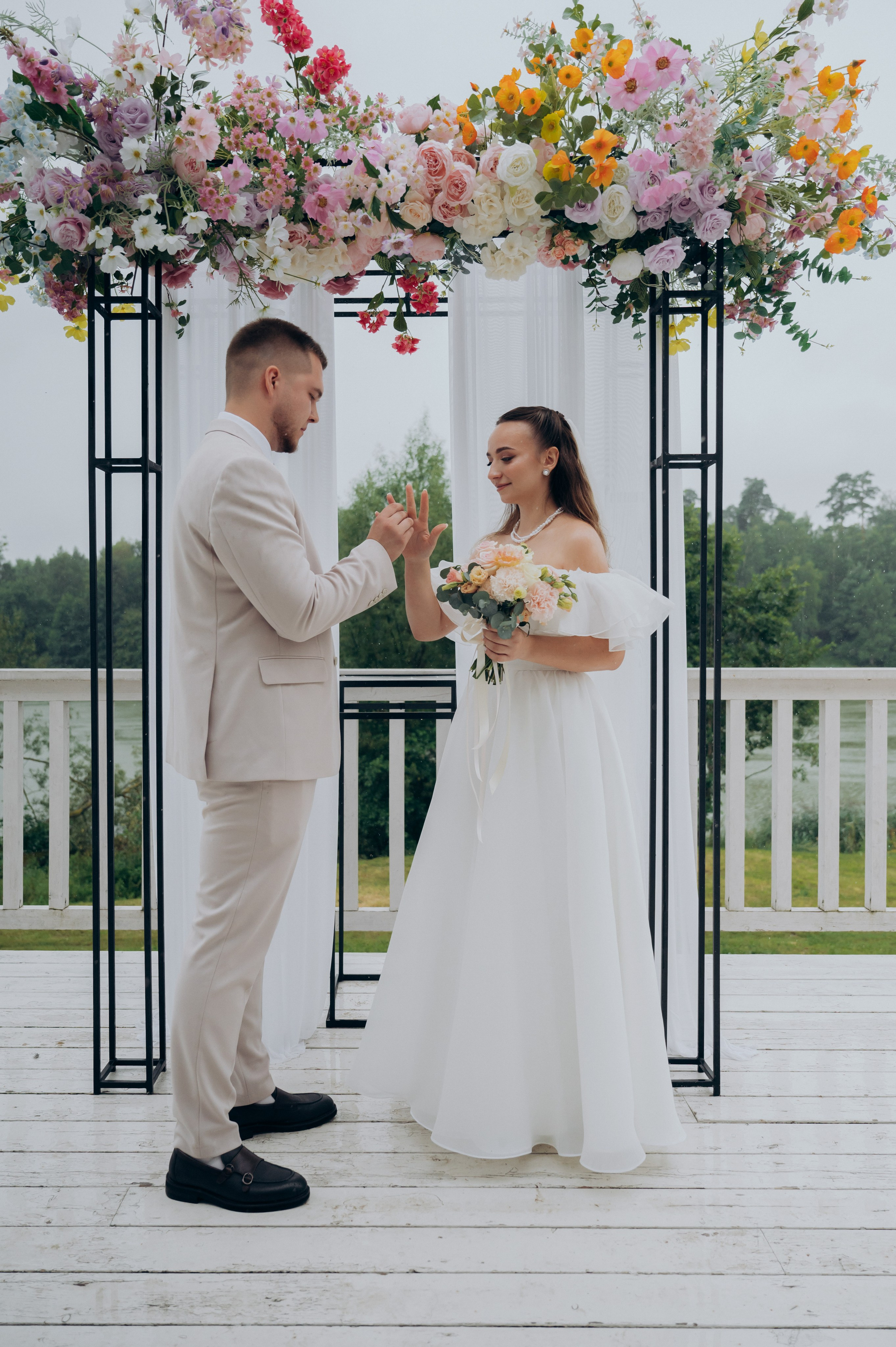 Дождь, Гребнево, любовь. Свадебный и семейный фотограф Виктория Носачёва. Щелково, Москва и МО