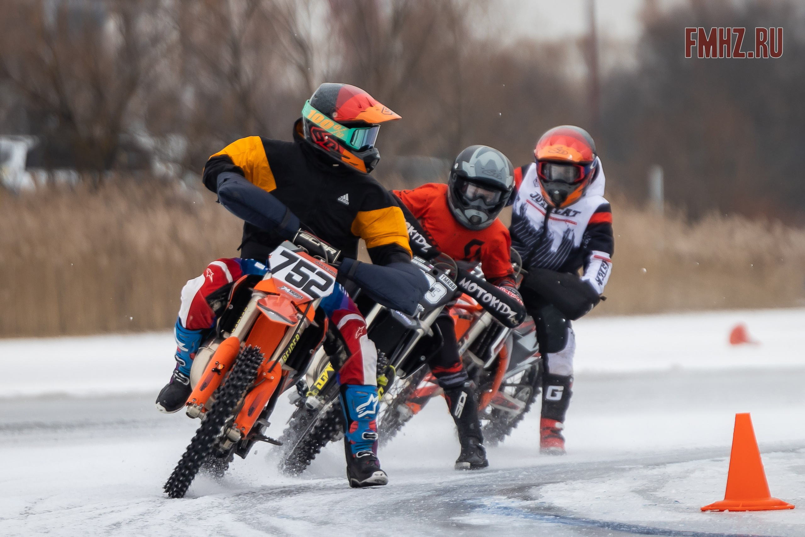 Первый этап Кубка МФР по мотокроссу на льду Большого Крылатского пруда в Москве. 8 февраля 2025 г. Фотограф Владимир Охрименко