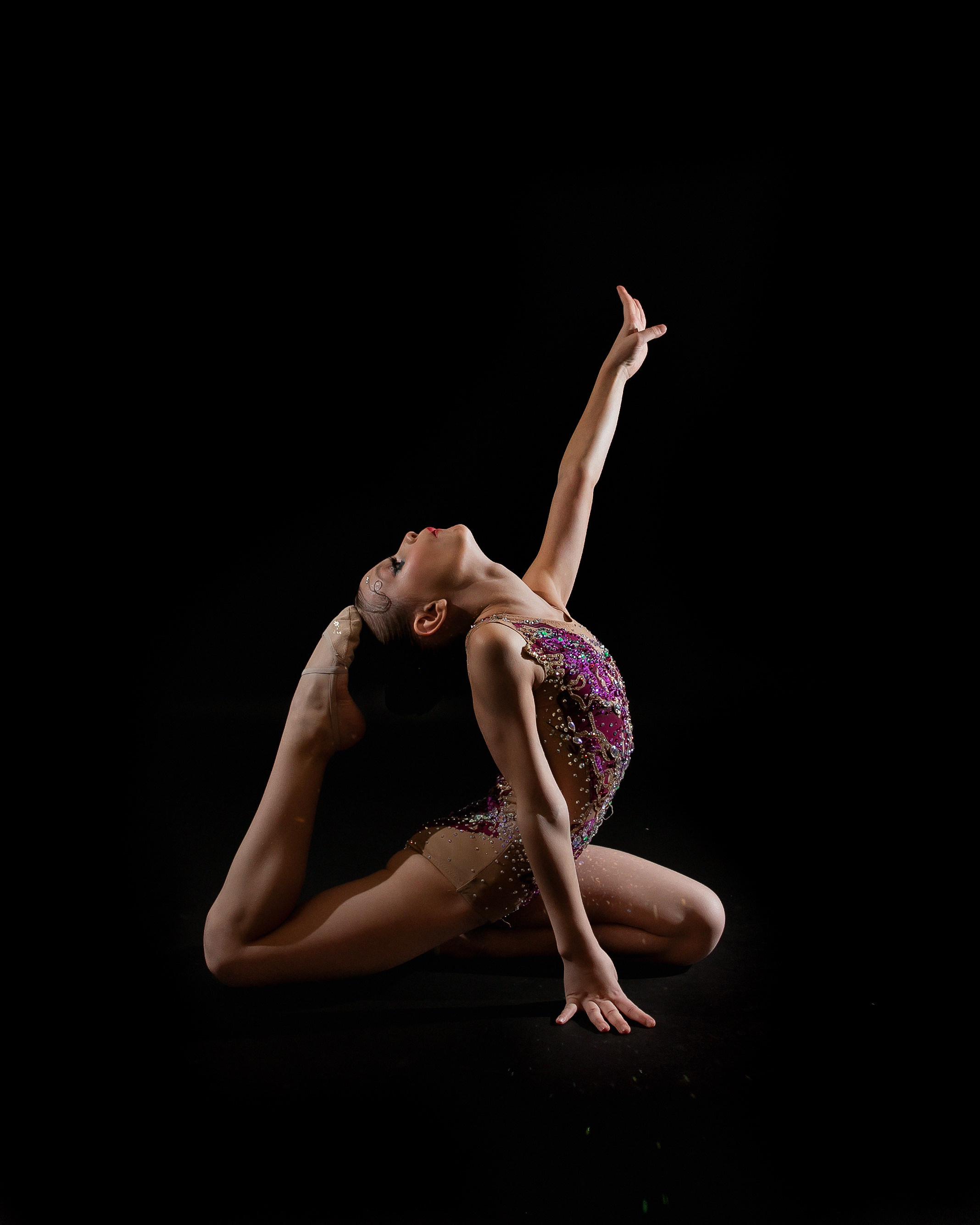 На черном фоне. Семейный фотограф в Москве