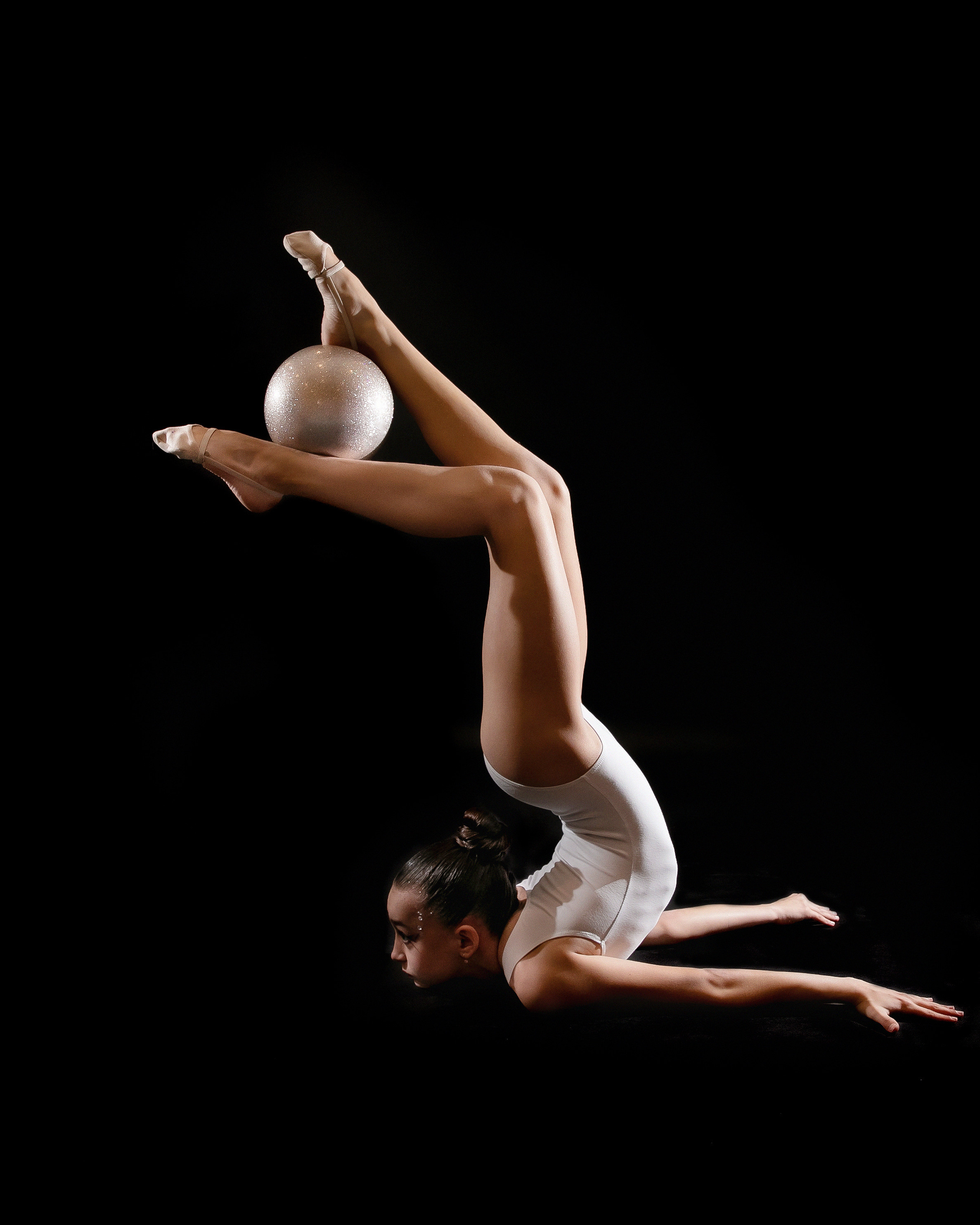 На черном фоне. Семейный фотограф в Москве