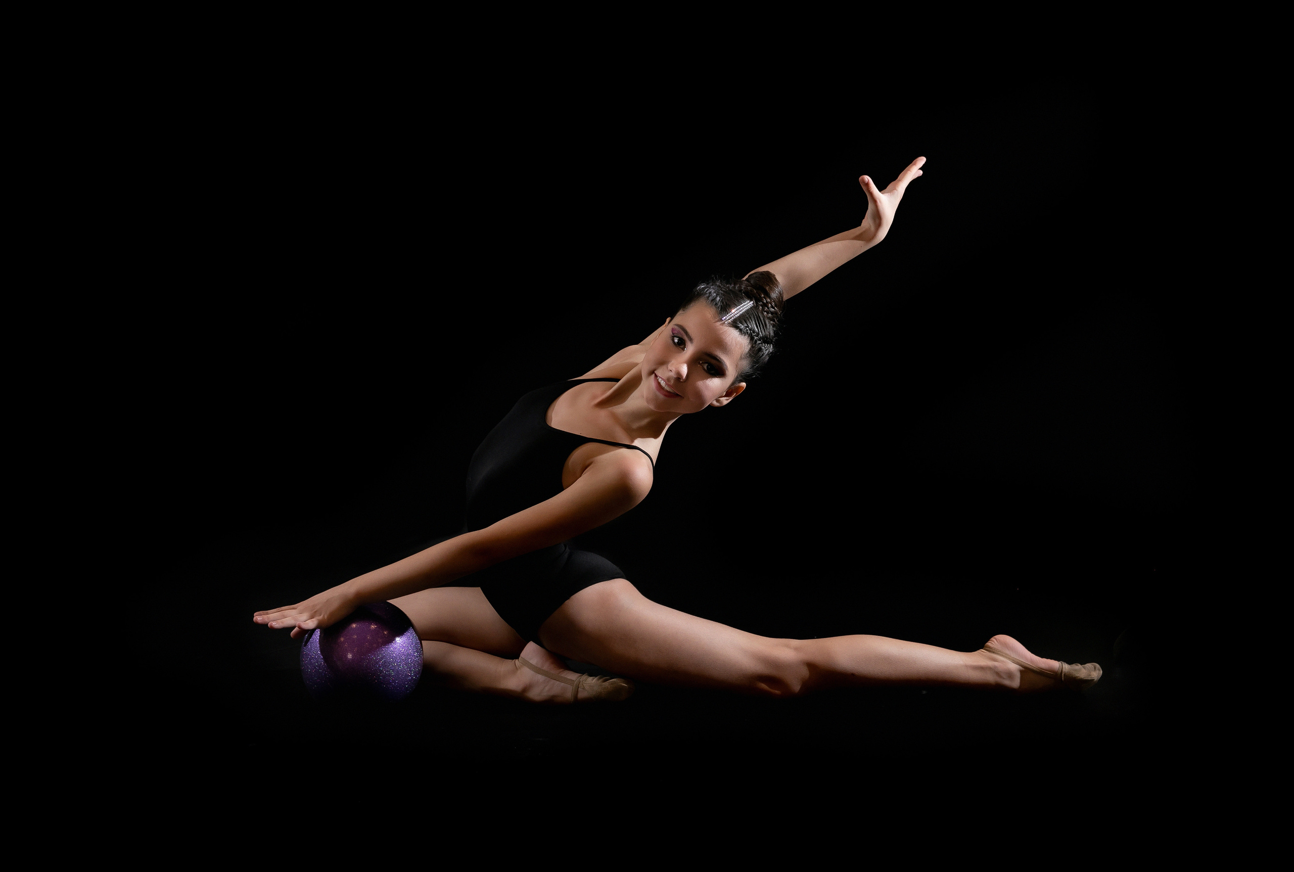 На черном фоне. Семейный фотограф в Москве