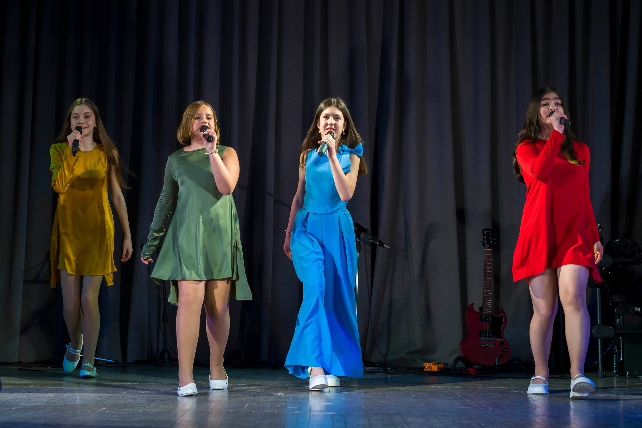 Концерт вокальной студии. Фотограф в Санкт-Петербурге. Репортажная и все съёмки для бизнеса