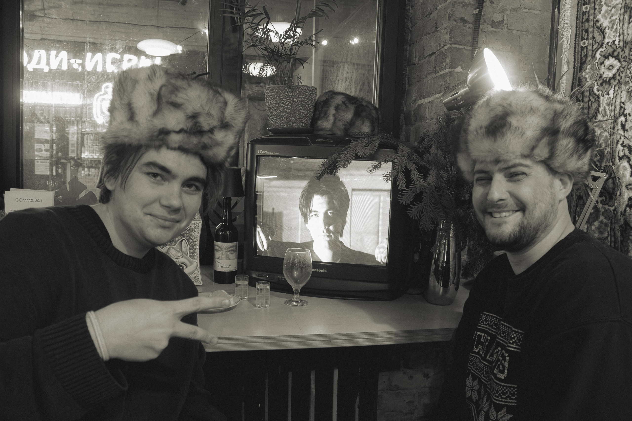 Фотовыставка Михаила Лобачёва @Comma Bar. Матвей Егоров — репортажный фотограф в Краснодаре
