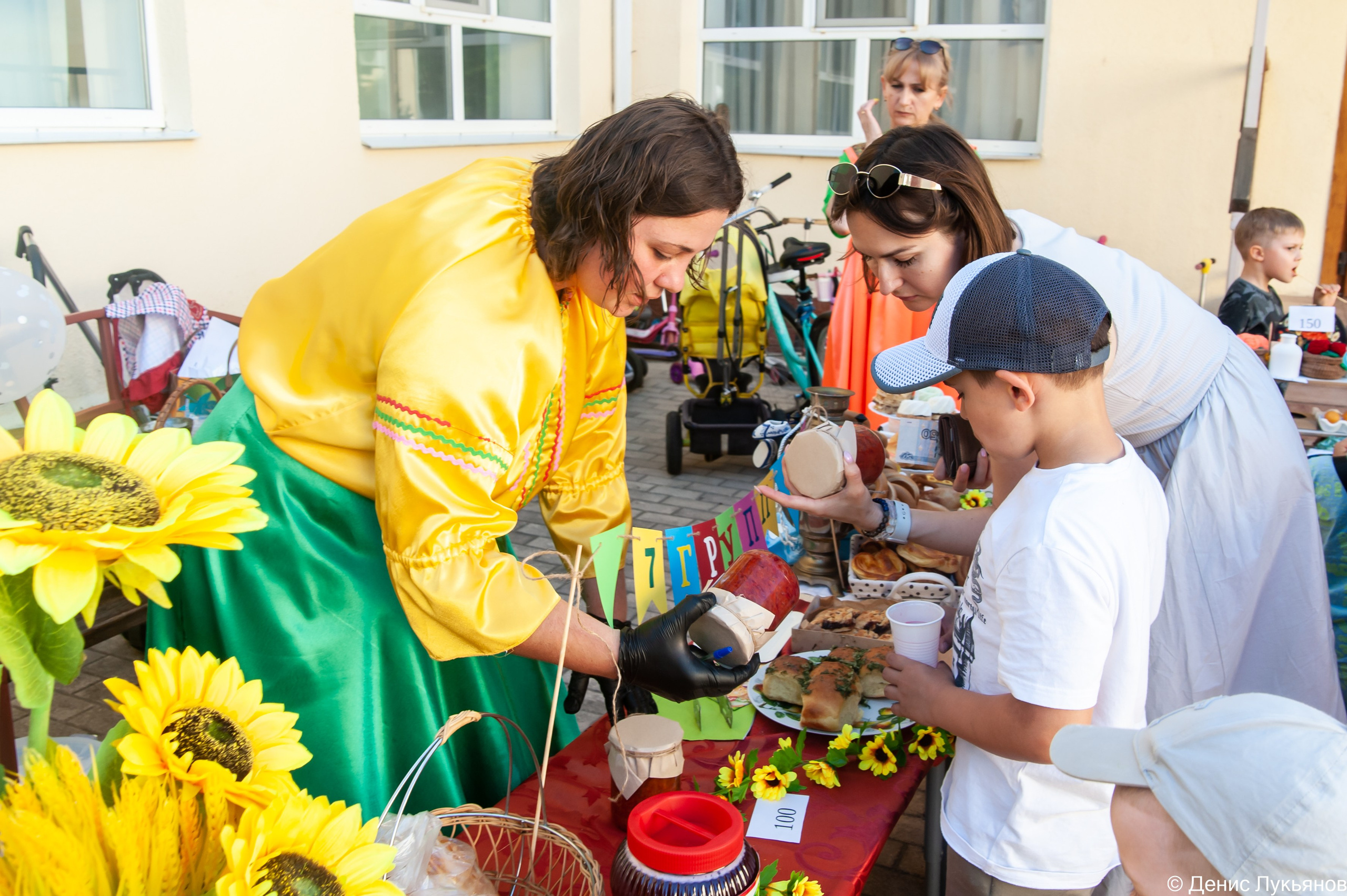 Ярмарка. Свадебный и семейный фотограф Денис Лукьянов в Краснодаре, Краснодарском крае и Республике Крым