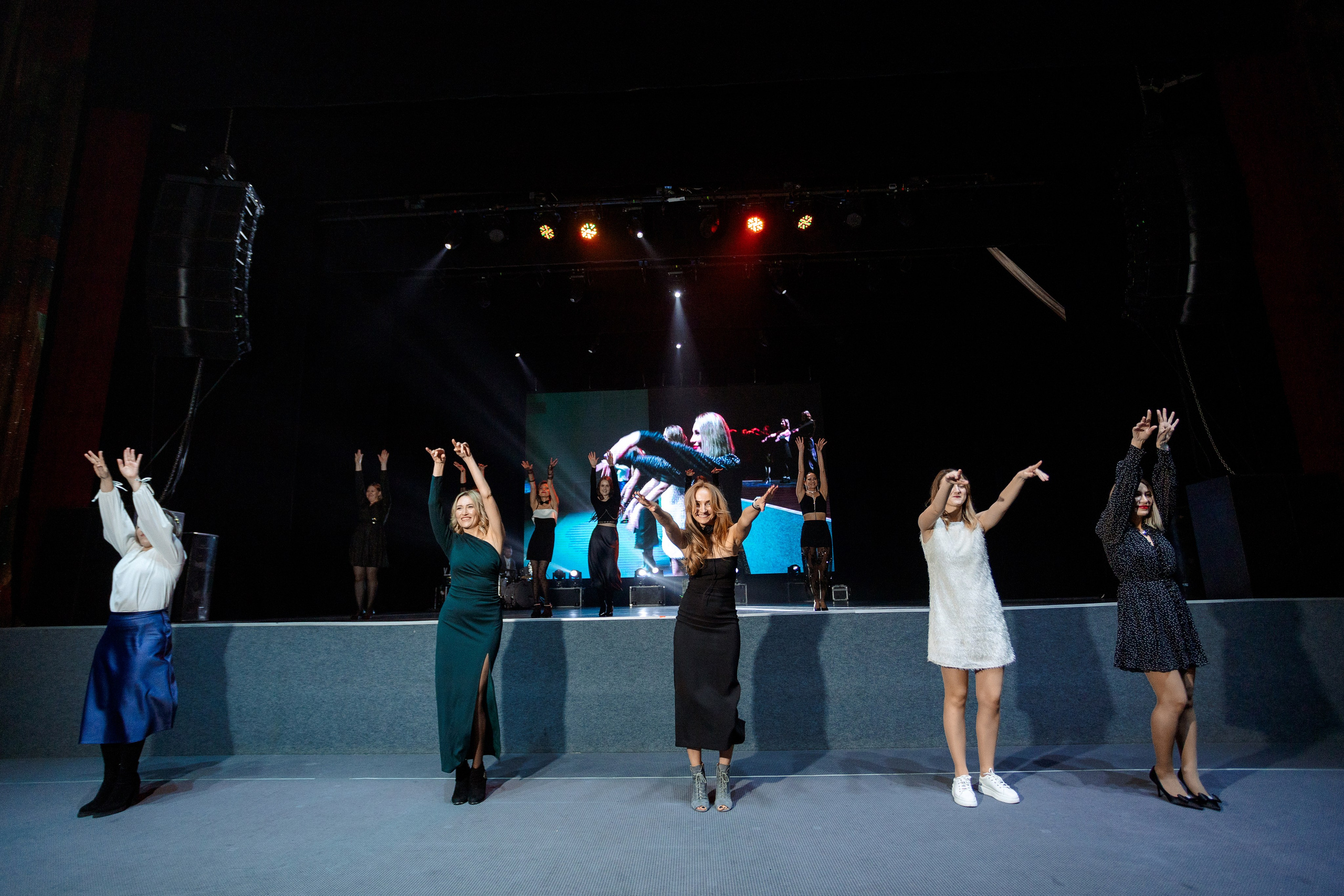 РЕПОРТАЖ: НОВЫЙ ГОД В ДК МЕТАЛЛУРГ. Профессиональный фотограф в Ижевске Леша Петров