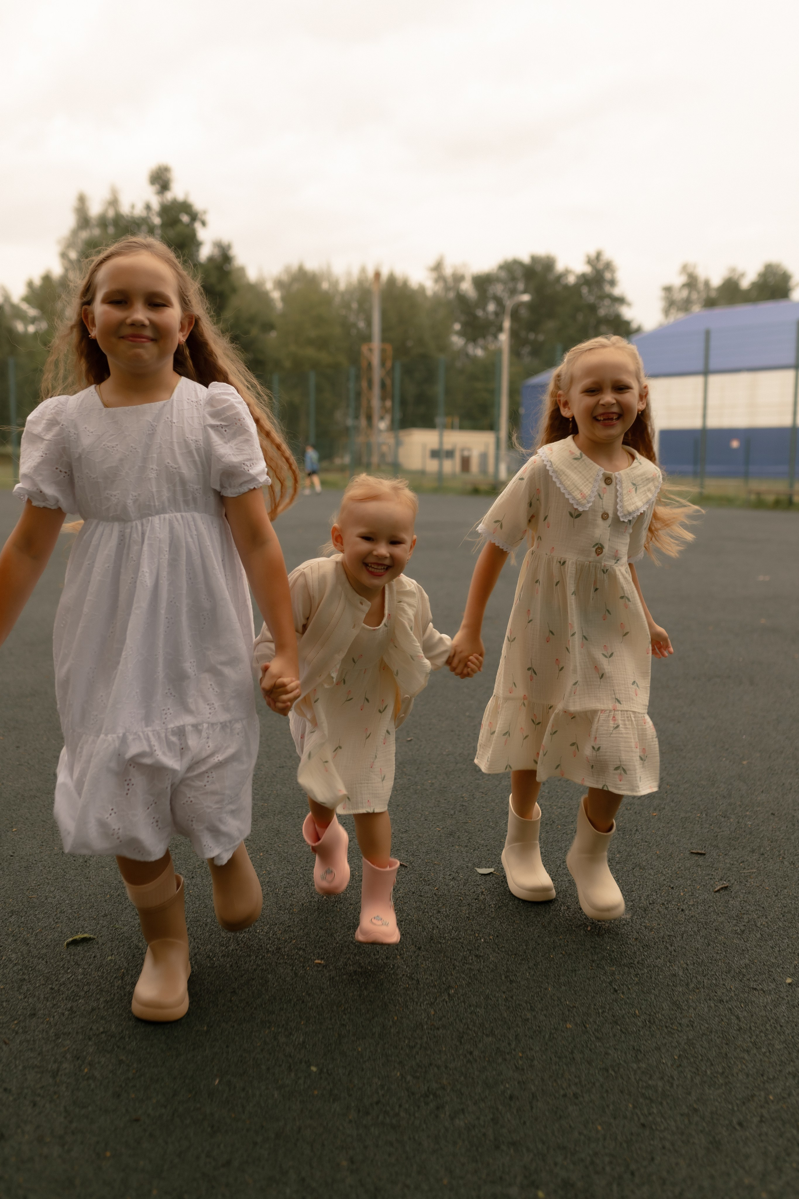 Мама Алина, Маша, Дина и Анечка. Фотограф Татьяна Семенова