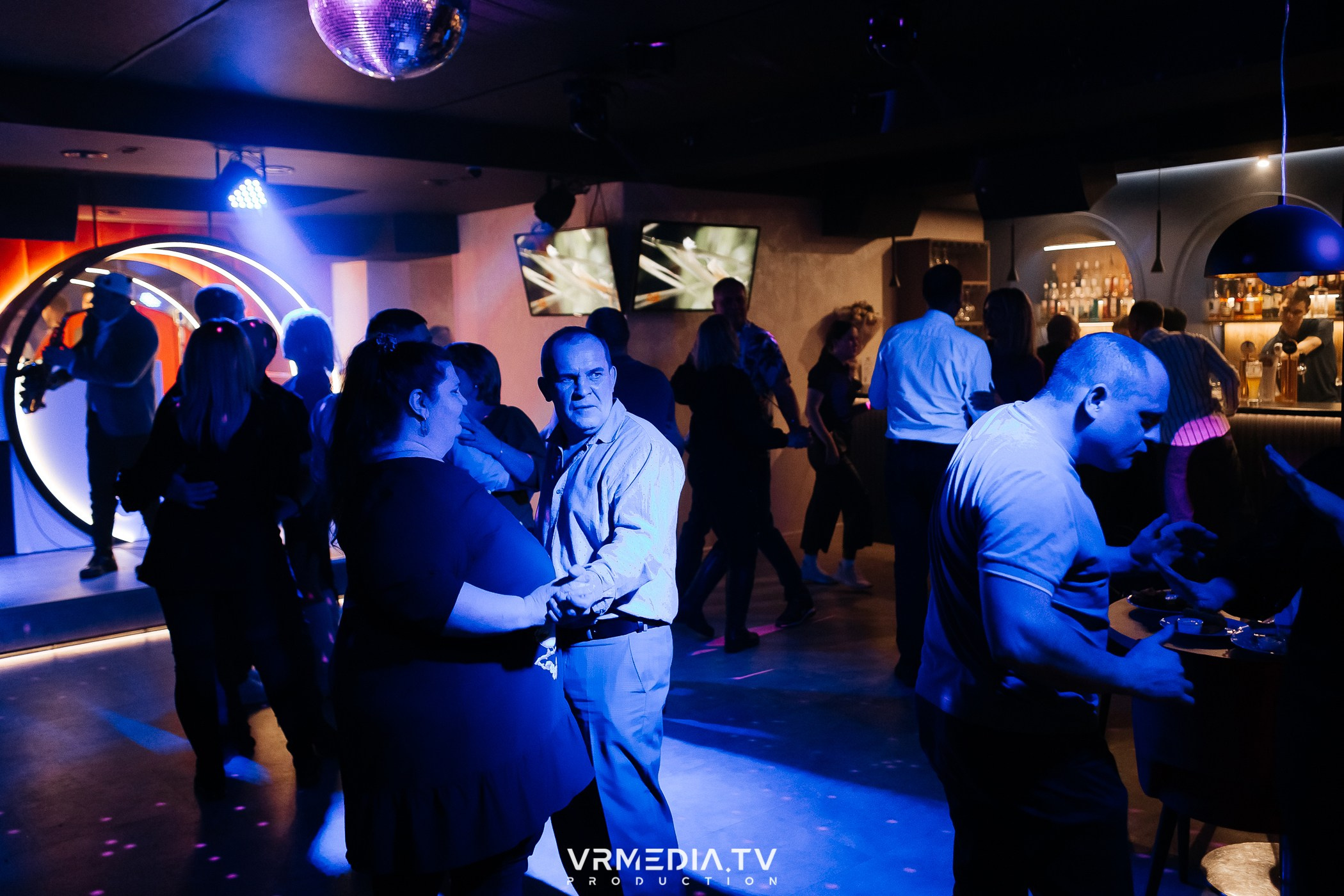 8 марта в караоке-ресторане «Голос»