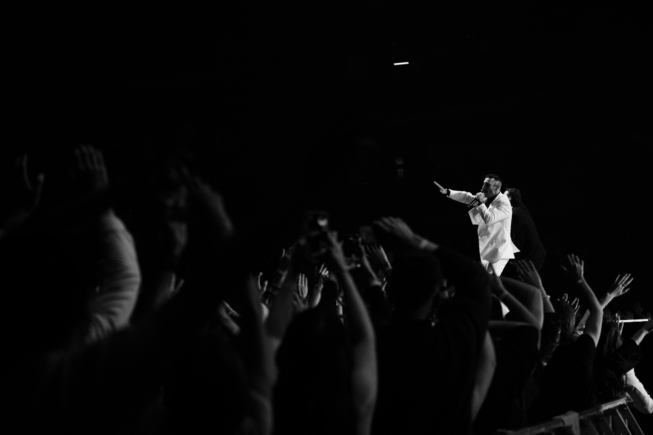 Концерт L'one 19.10.2025 с хором и симфоническом оркестром. Фотограф и видеограф Мария Банщикова, Солнечногорск, Москва