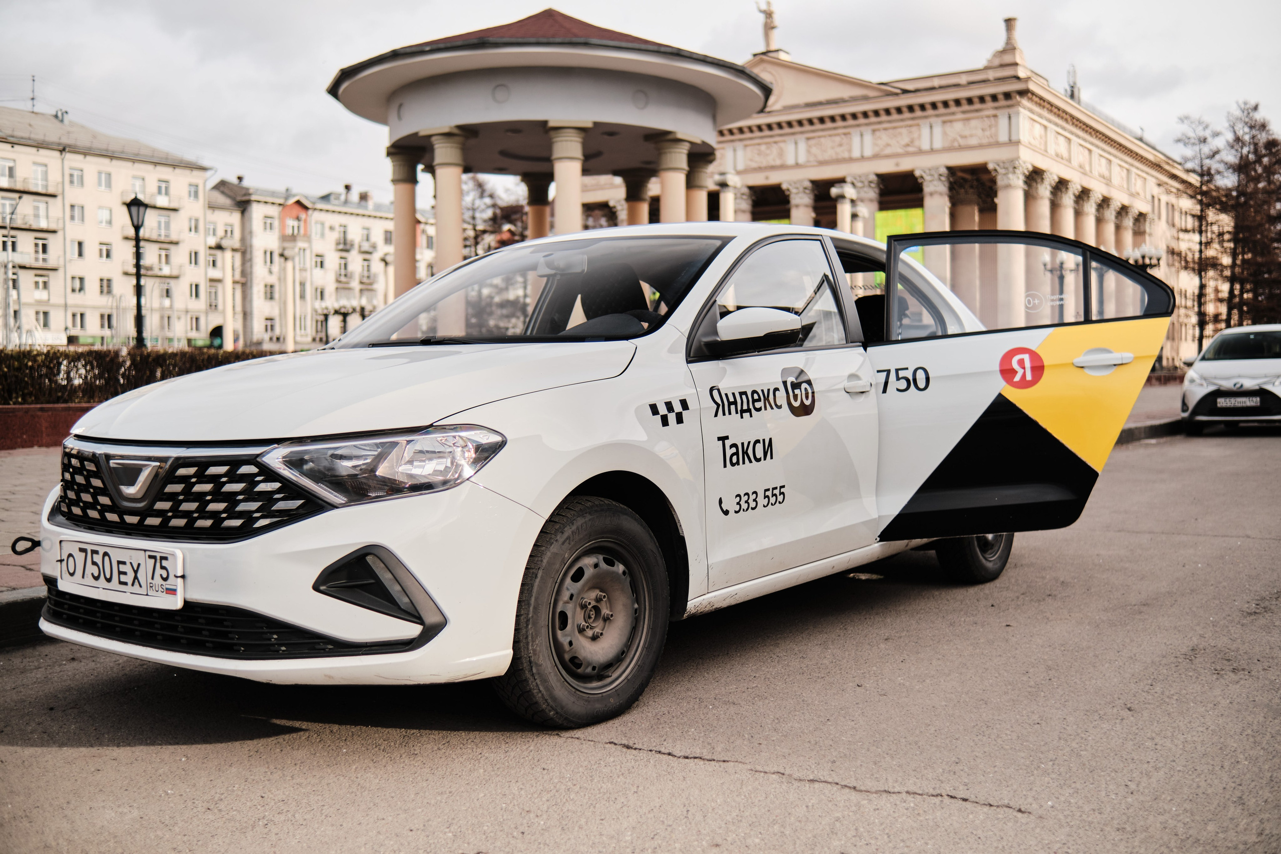 Новый автопарк Яндекс такси в Новокузнецке. Свадебный и семейный фотограф в Новокузнецке Иван Иванов