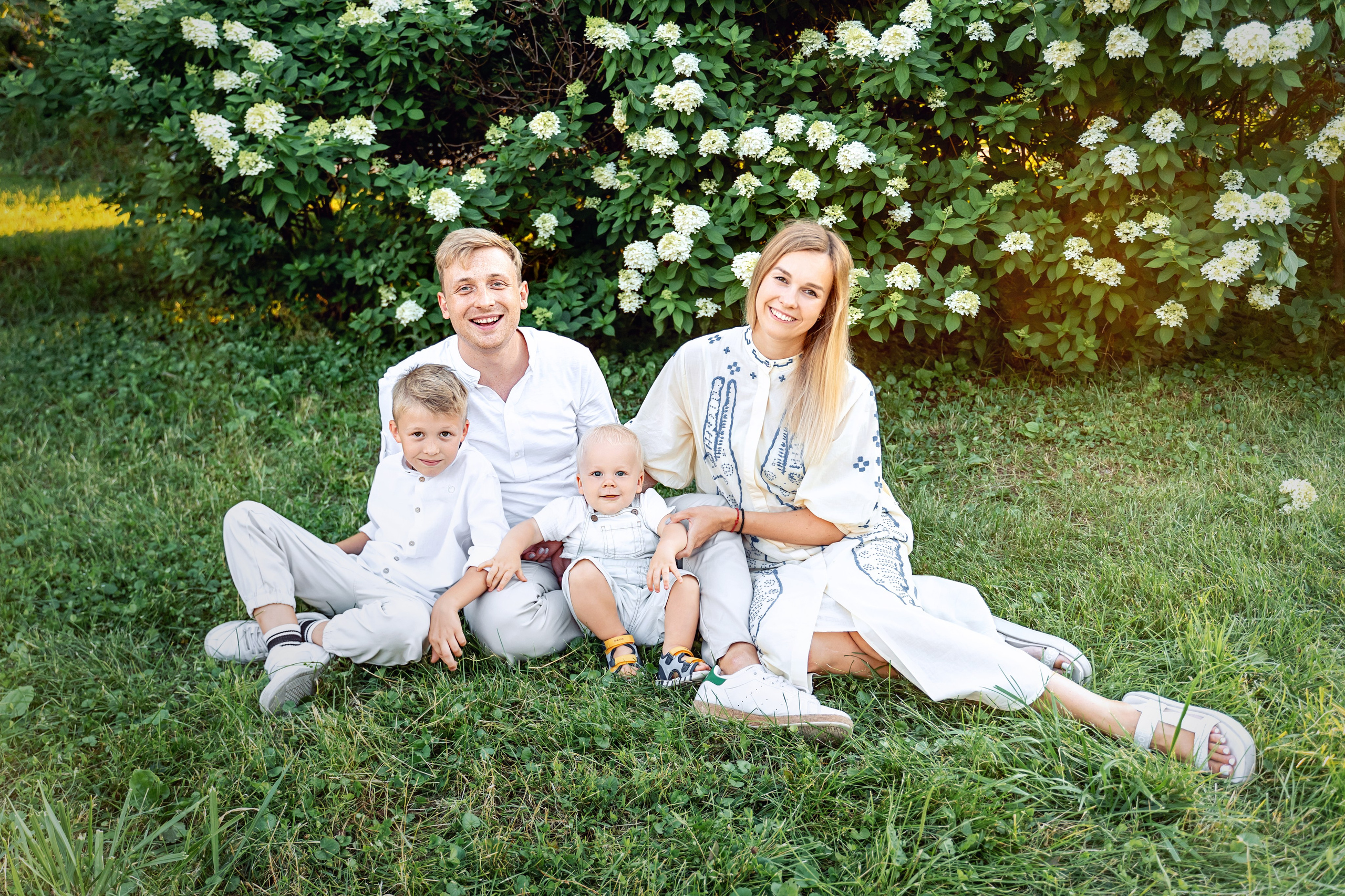 Семейная прогулка в парке Музеон на закате. Фотограф \ Видеограф на Крещение, Венчание Москва| Семейные съемки