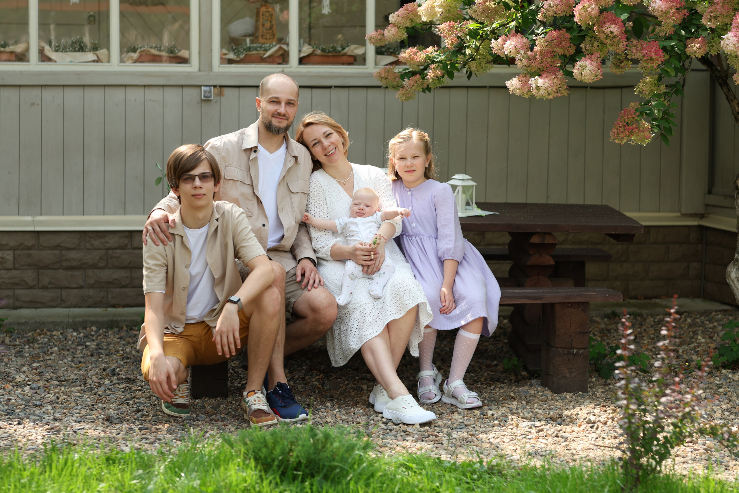 Семейная фотосессия в загородной студии. Фотограф в Железнодорожном и Балашихе