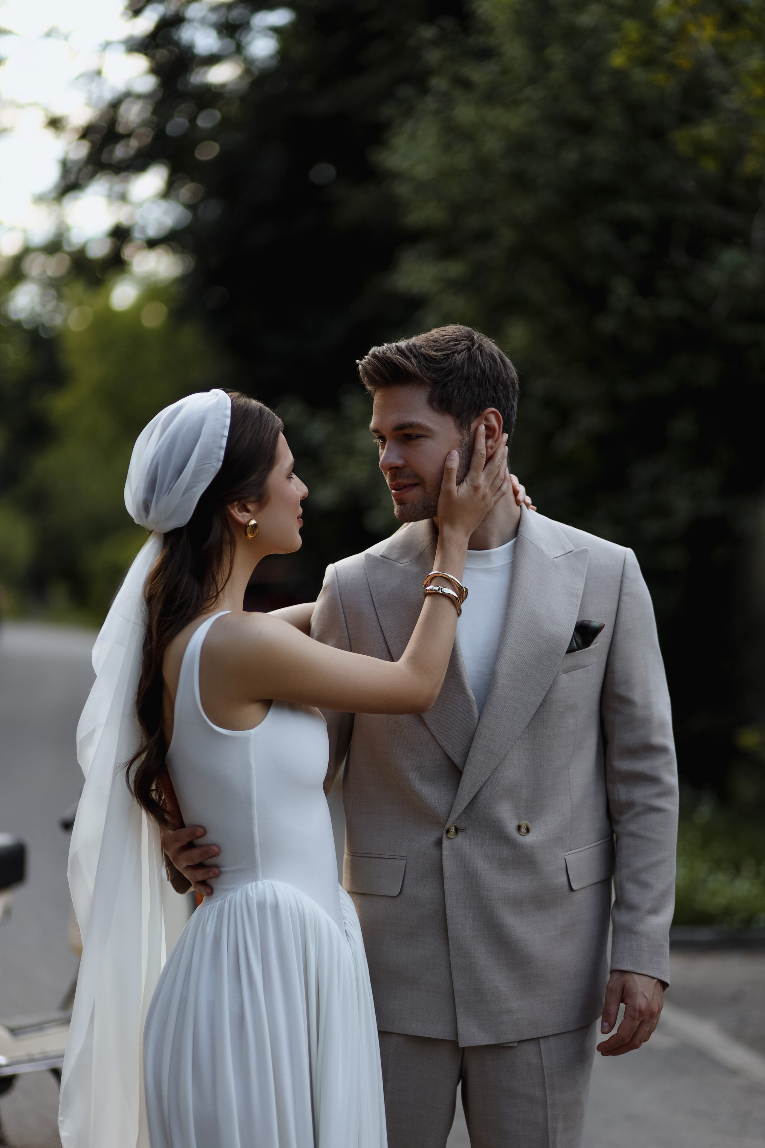 Крис и София