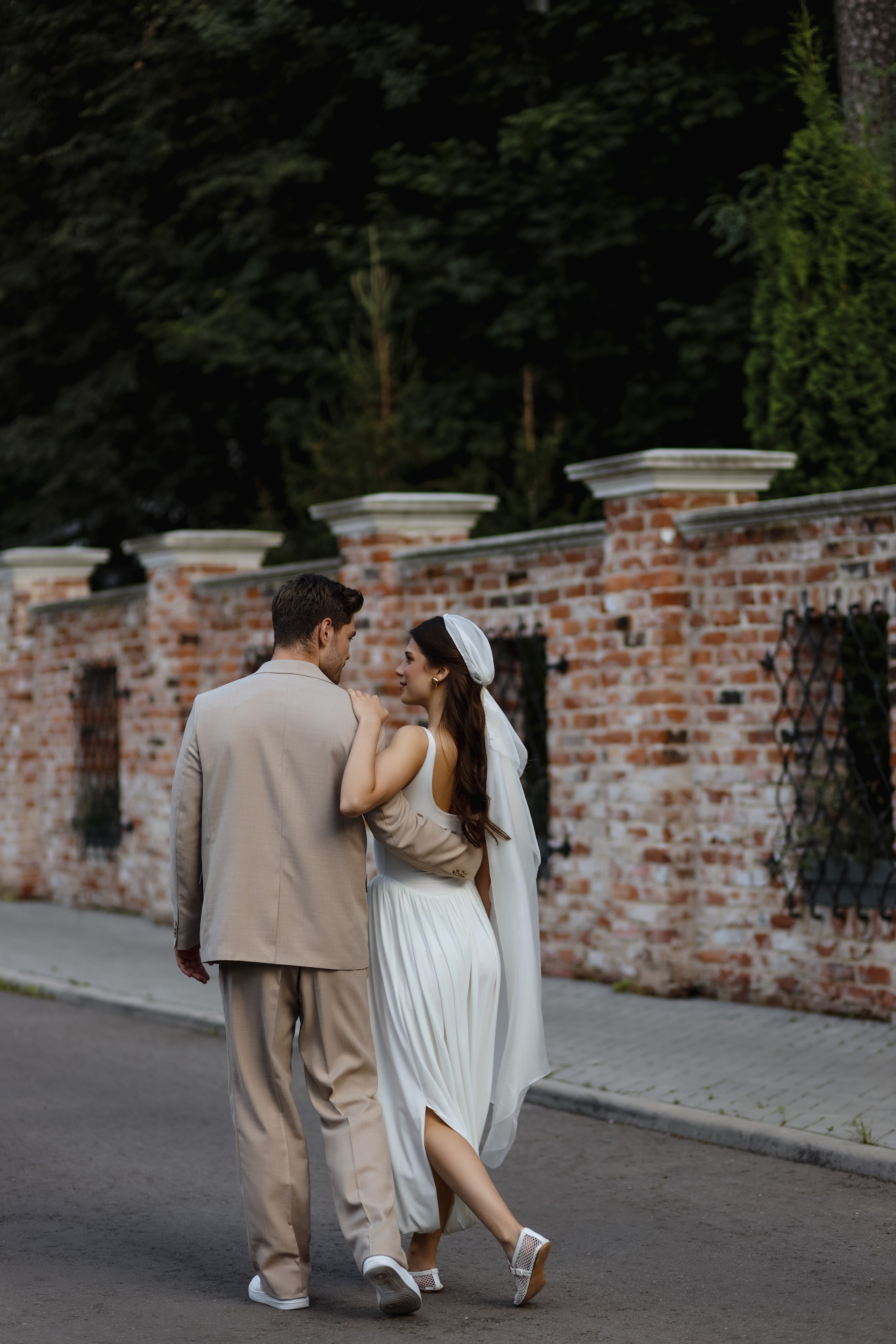 Крис и София