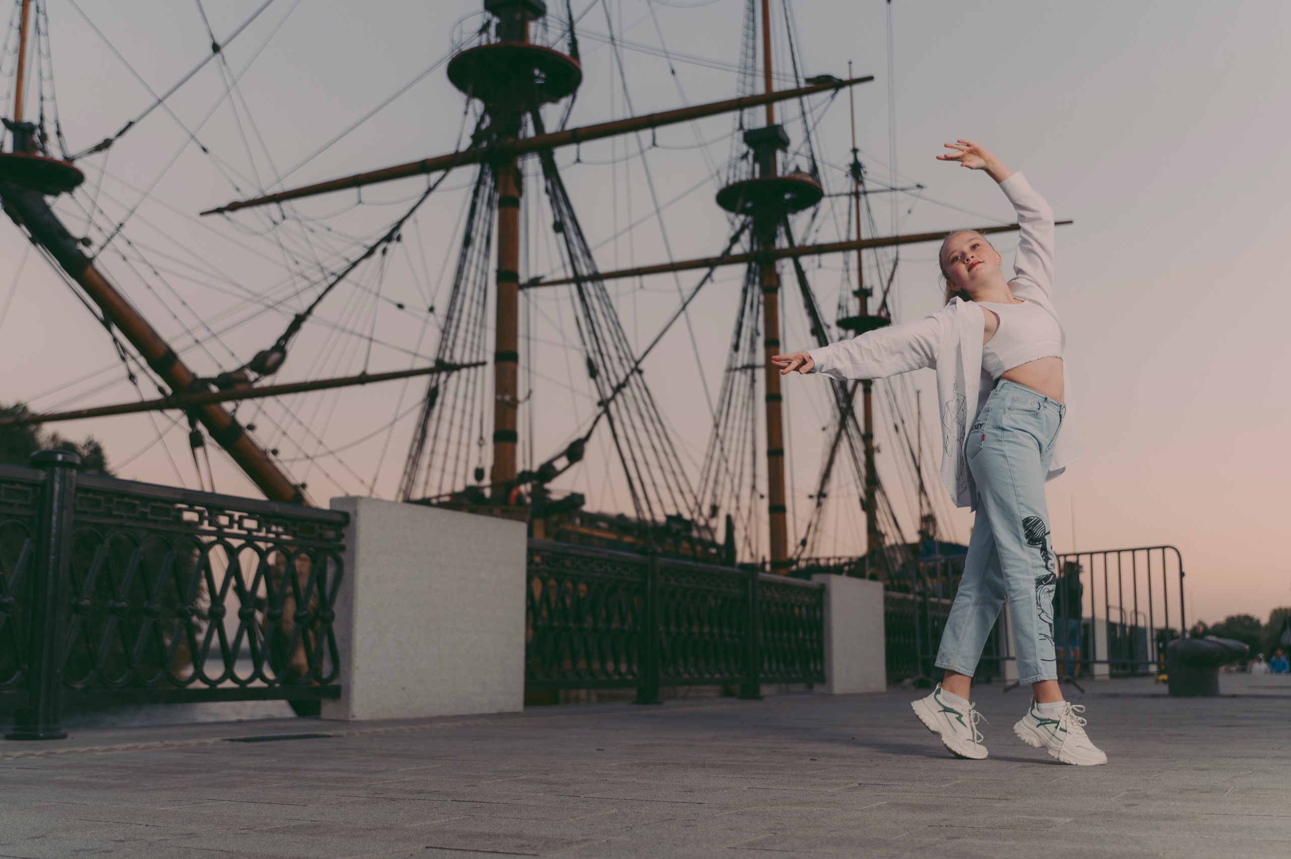 Съёмка EnDehors в вечернем городе. Фотограф Сергей Дружков (Воронеж / Липецк)