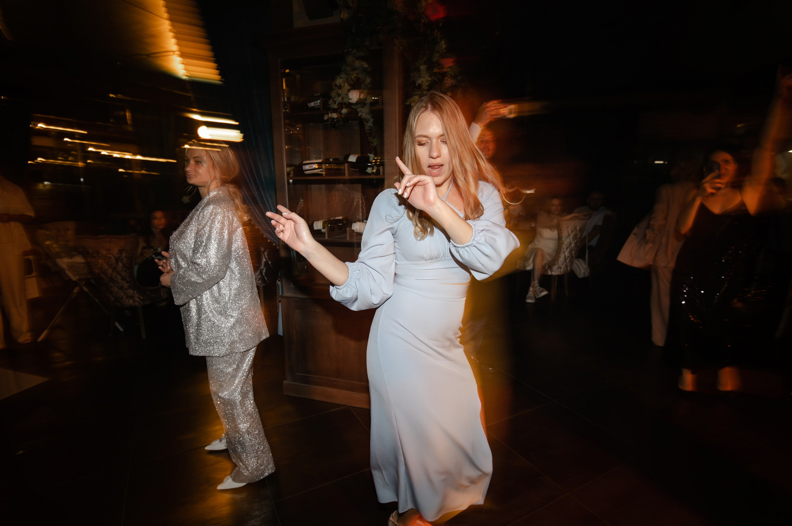 Свадебная фотосессия в отеле Hayat Regency Rostov. Свадебный фотограф в Ростове Максимов Максим