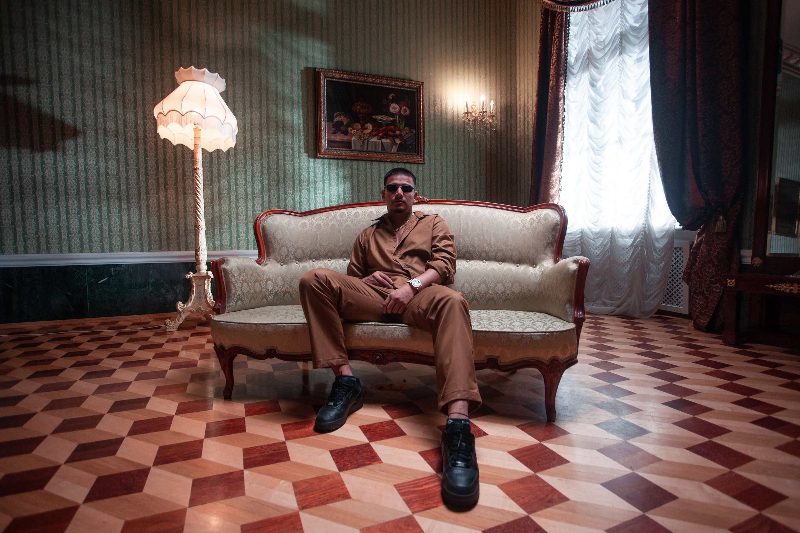 Dhanda Nyoliwala. Георгий Тришаков