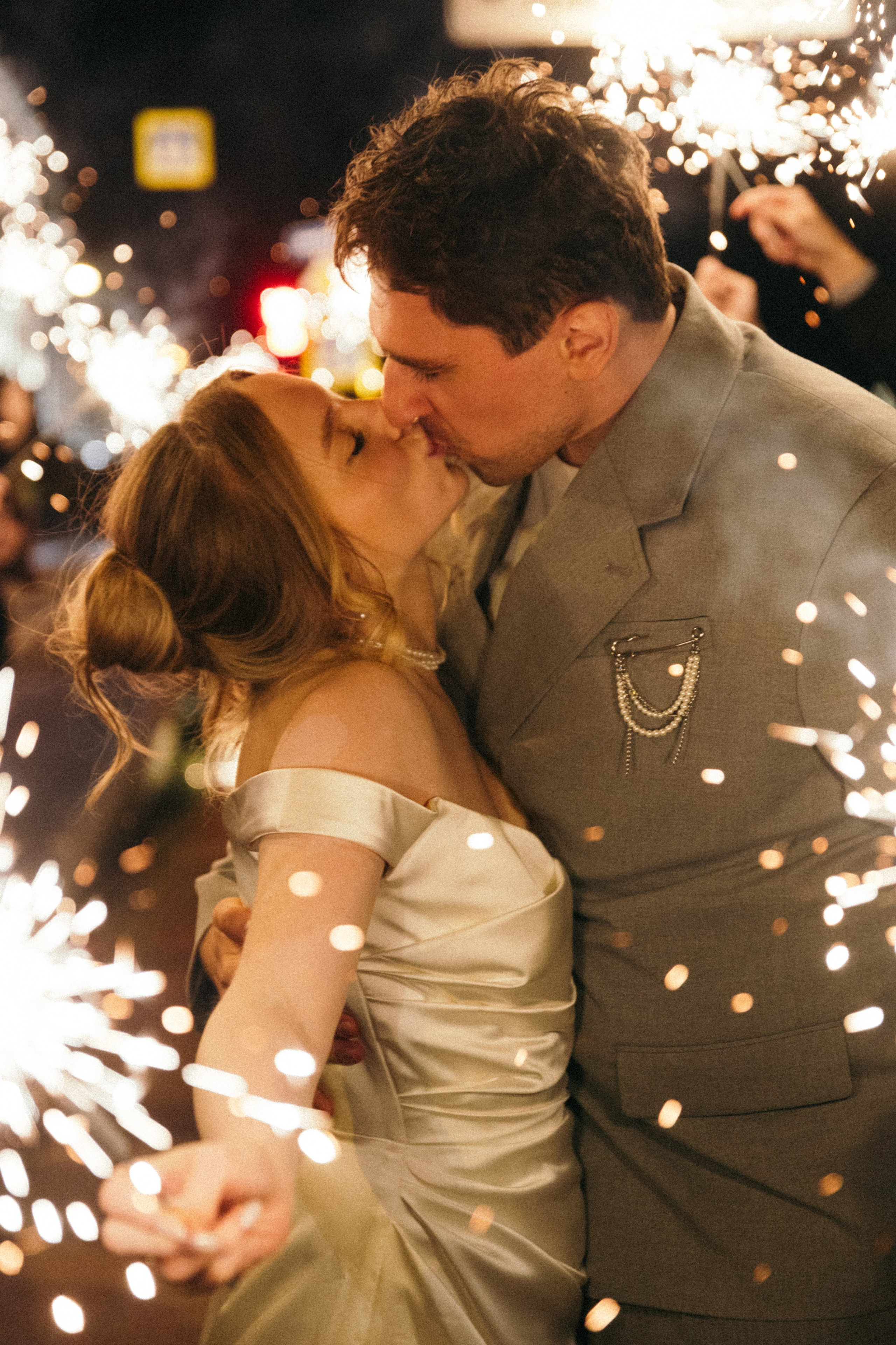 Свадьба в Питере. HELD BY LOVE. Фотограф в Астрахани Радмир Баймухамедов