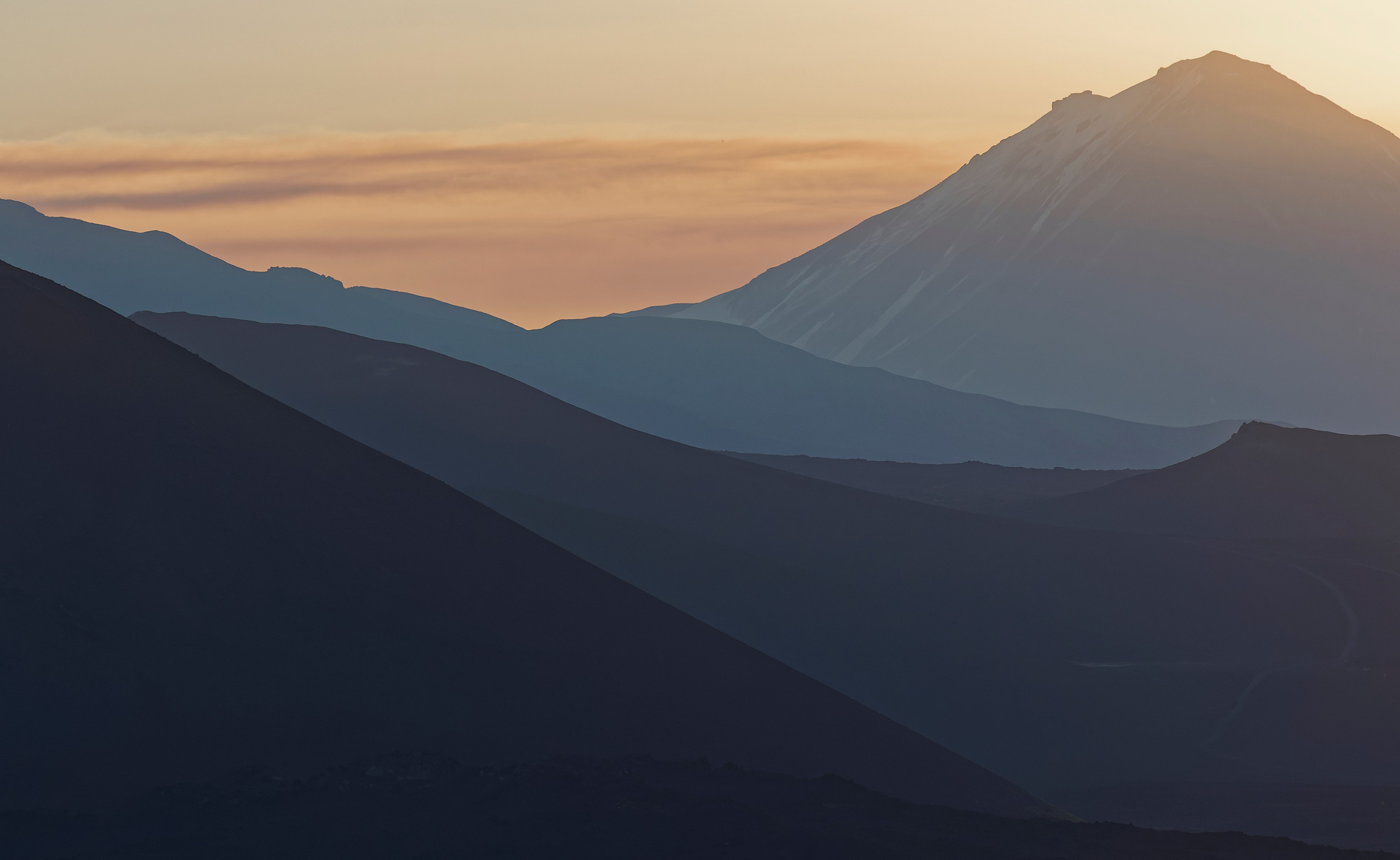 Камчатка, закатный вид на вулкан Большая Удина