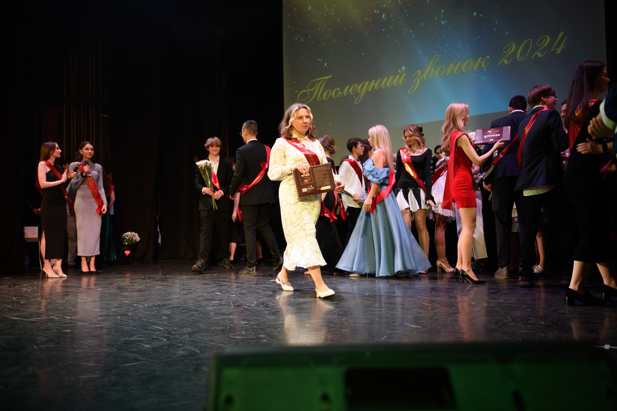 Фотосъёмка торжественного вечера выпускников. Организация и проведение фотосъемок в Санкт-Петербурге. Фотограф Смирягин Илья