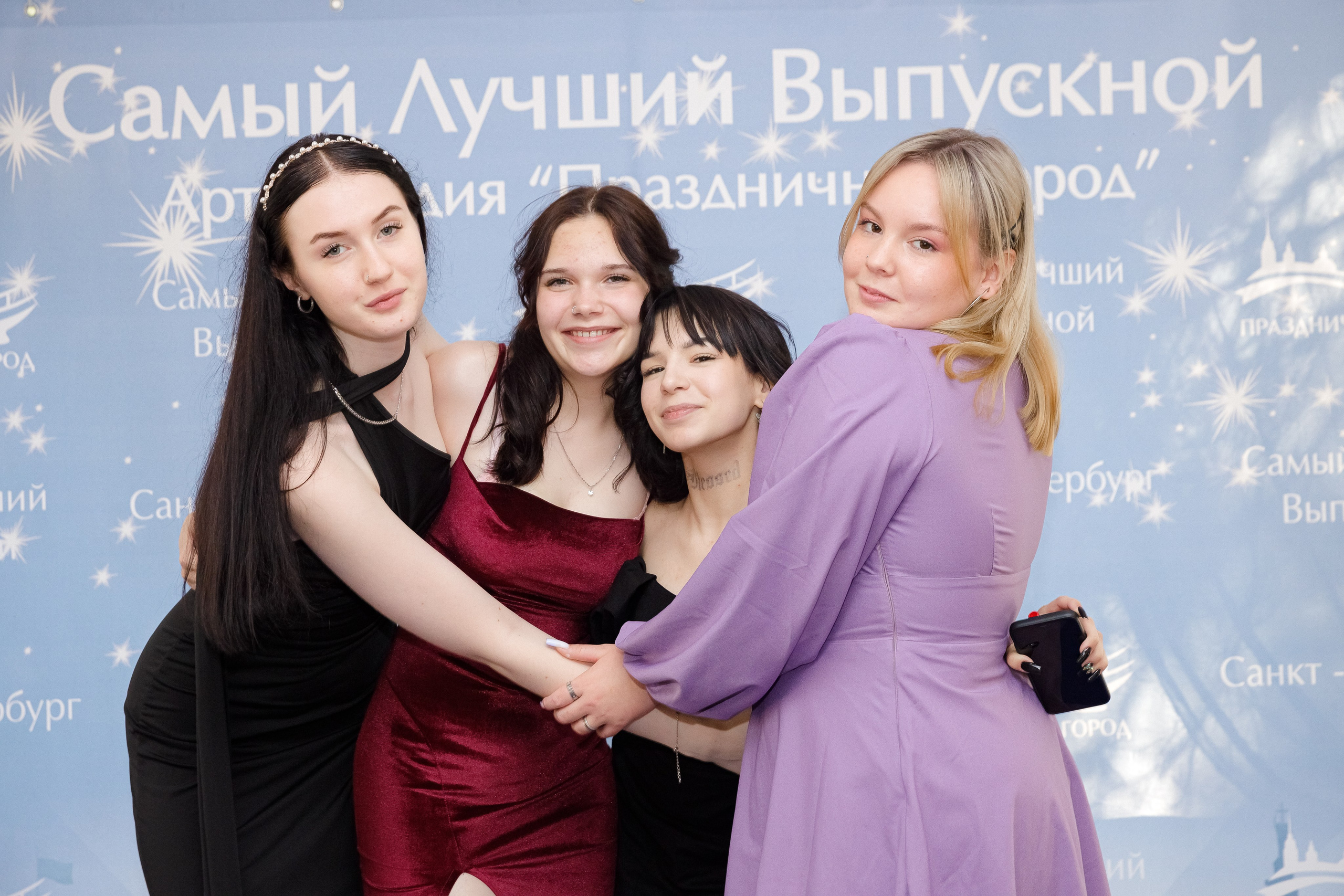 26.06.2024 Выпускной Залесье 9А. Маша Гонтарь Семейный домашний репортажный фотограф в Санкт-Петербурге