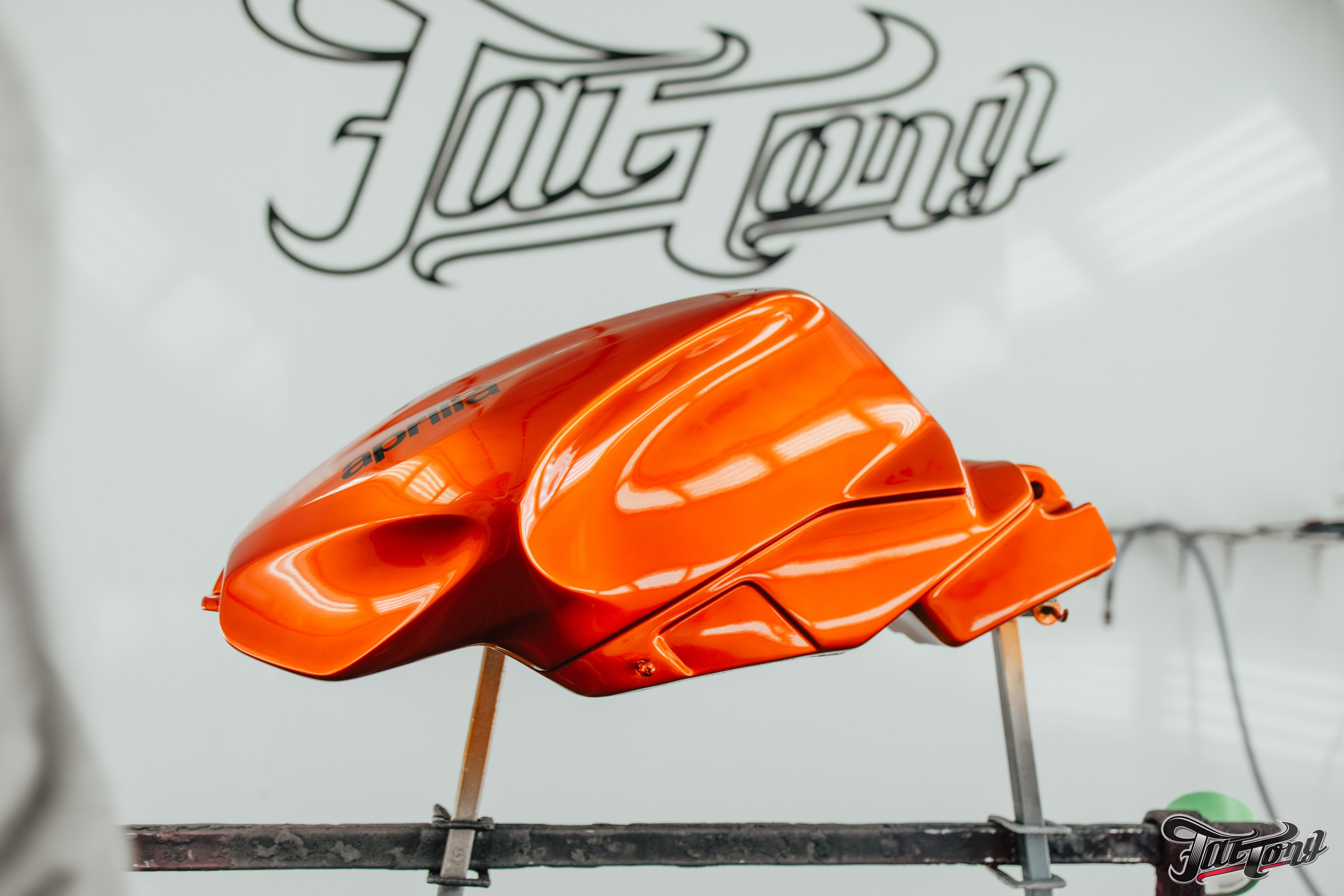 Aprilia детали мотоцикла, окрас в оранжевый кэнди. DeLorein