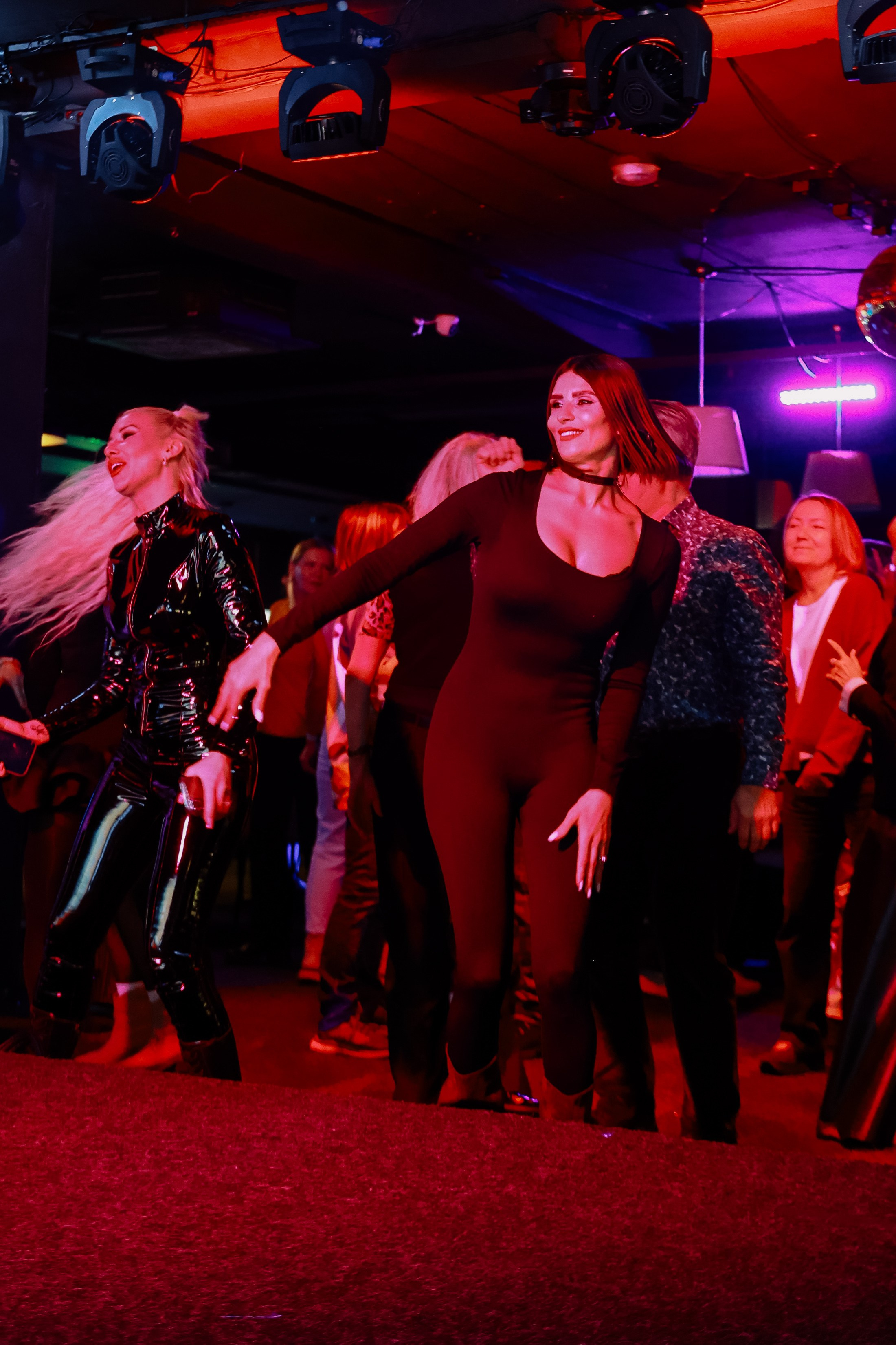 Дискотека под хиты 2000 в Истории. Фотограф Юлия Мальцева