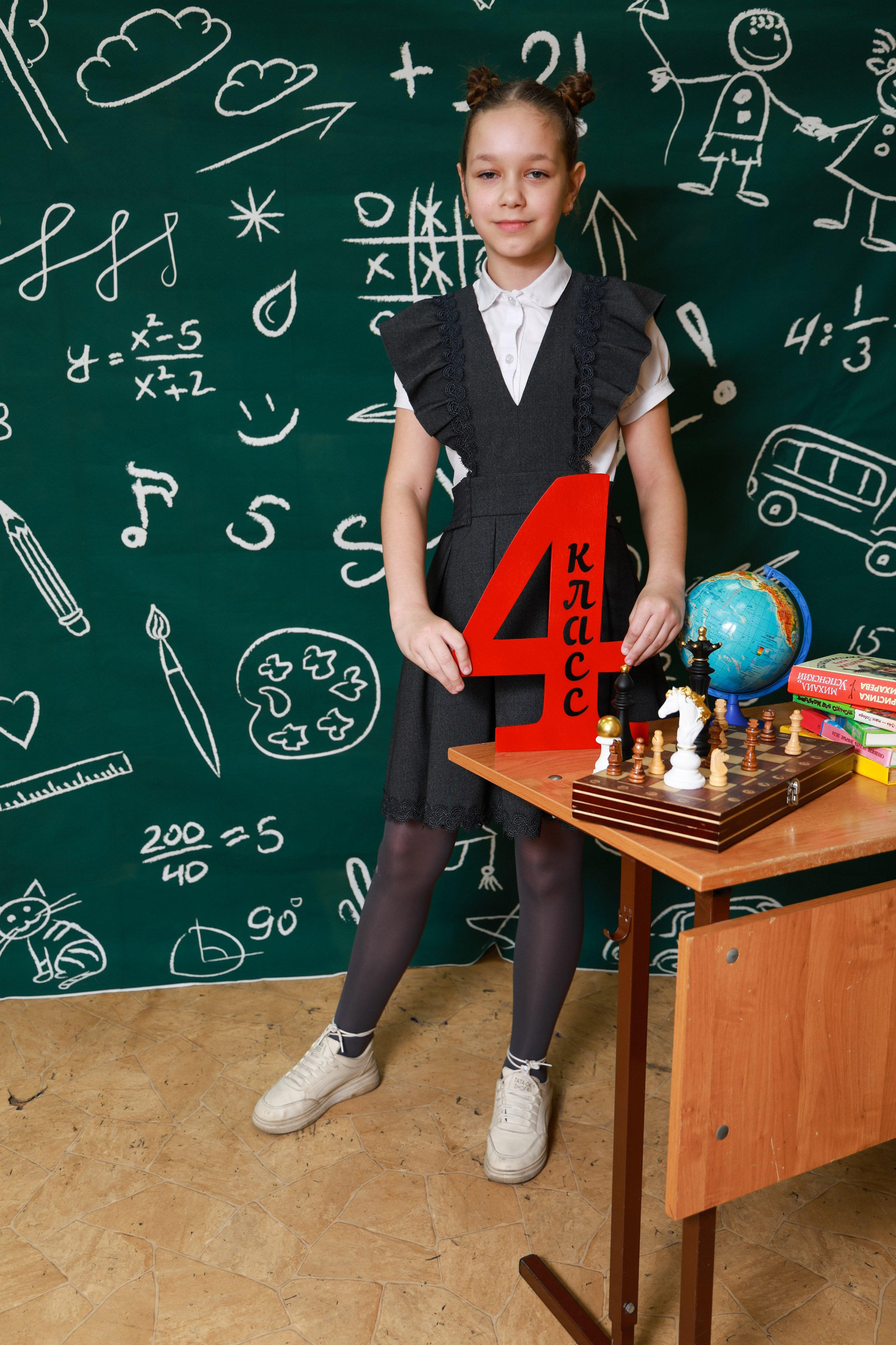 Выпускные съемки «Школа. Портреты». «ФотоЛерия» ФОТОГРАФ ВЫПУСКНЫЕ АЛЬБОМЫ