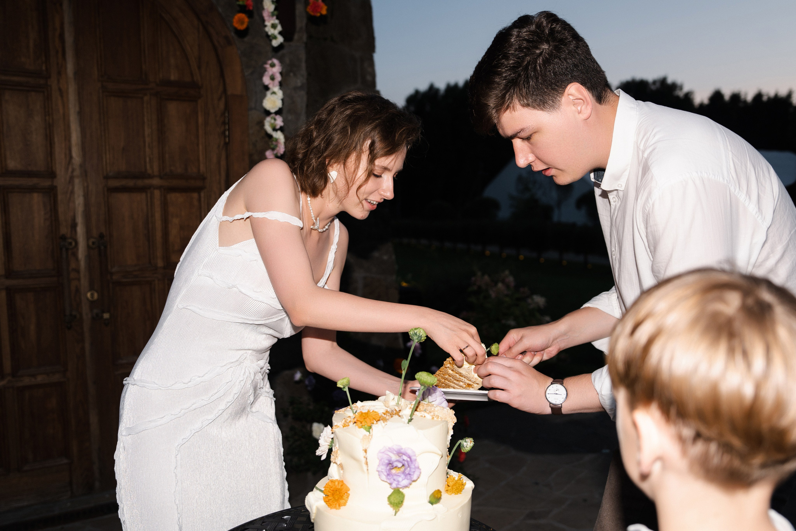 Арина & Иван. Камерная свадьба на природе в стиле в расслабленном стиле. Свадебный фотограф организатор в Санкт-Петербурге Ассоль Опарина