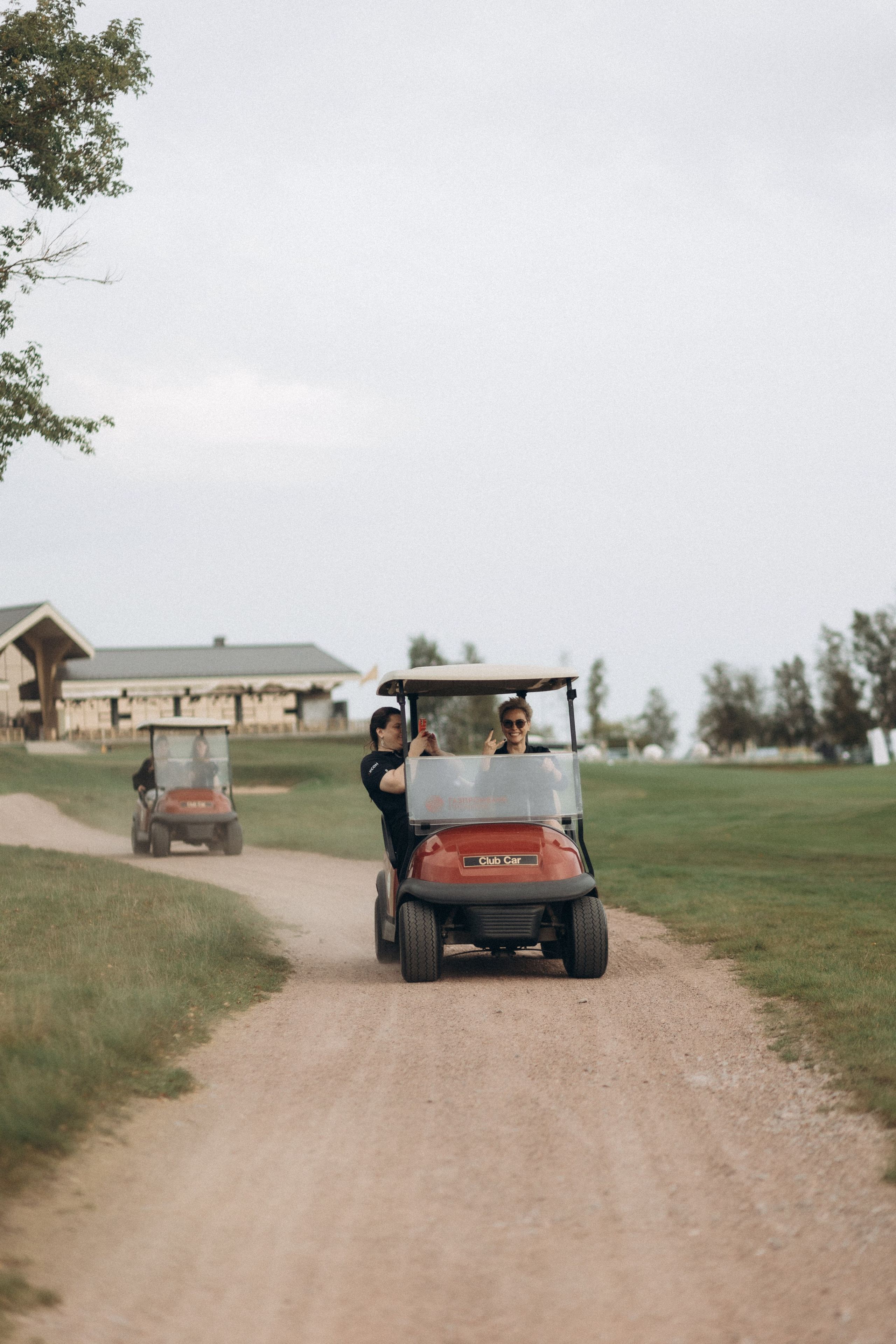 Корпоратив компании Аксон «игра в гольф». Фотограф Артем Бросов в Санкт-Петербурге и Дубае