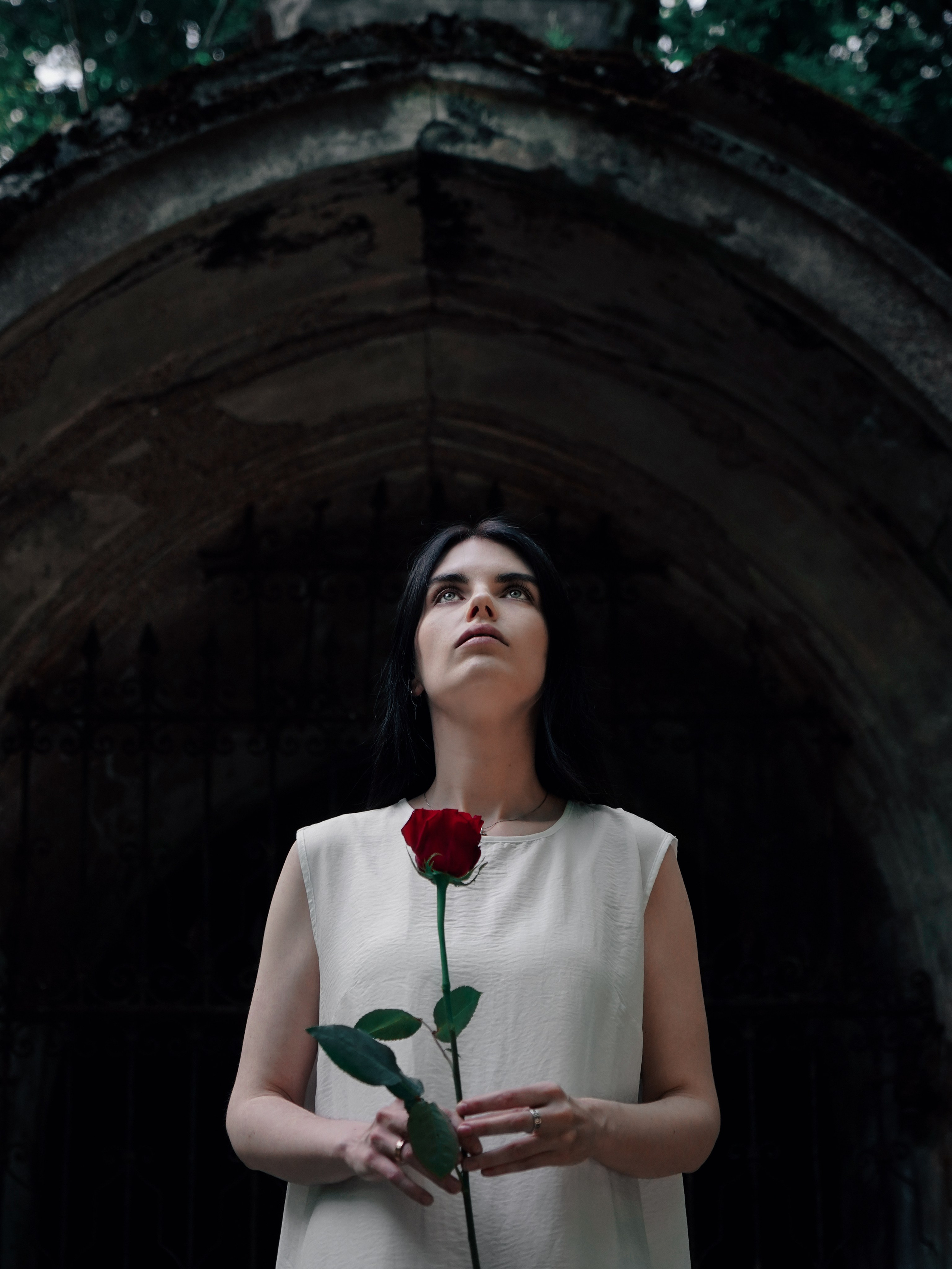 Творческая фотосессия на кладбище в Санкт-Петербурге для Лены. Светлана Гопанюк. Портретный фотограф. Санкт-Петербург. СПб