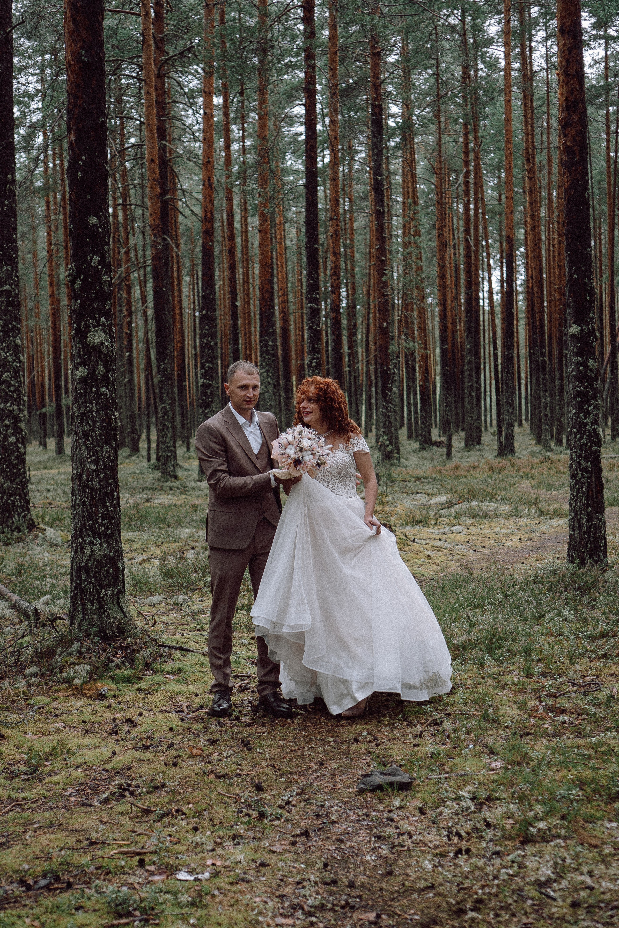 СВАДЕБНАЯ ФОТОСЕССИИЯ ПАРЫ В ГОРОДЕ ПРИОЗЕРСК В СОСНОВОМ ЛЕСУ И С ПИКАПОМ. Профессиональный фотограф, Санкт-Петербург — Виктория Богомолова