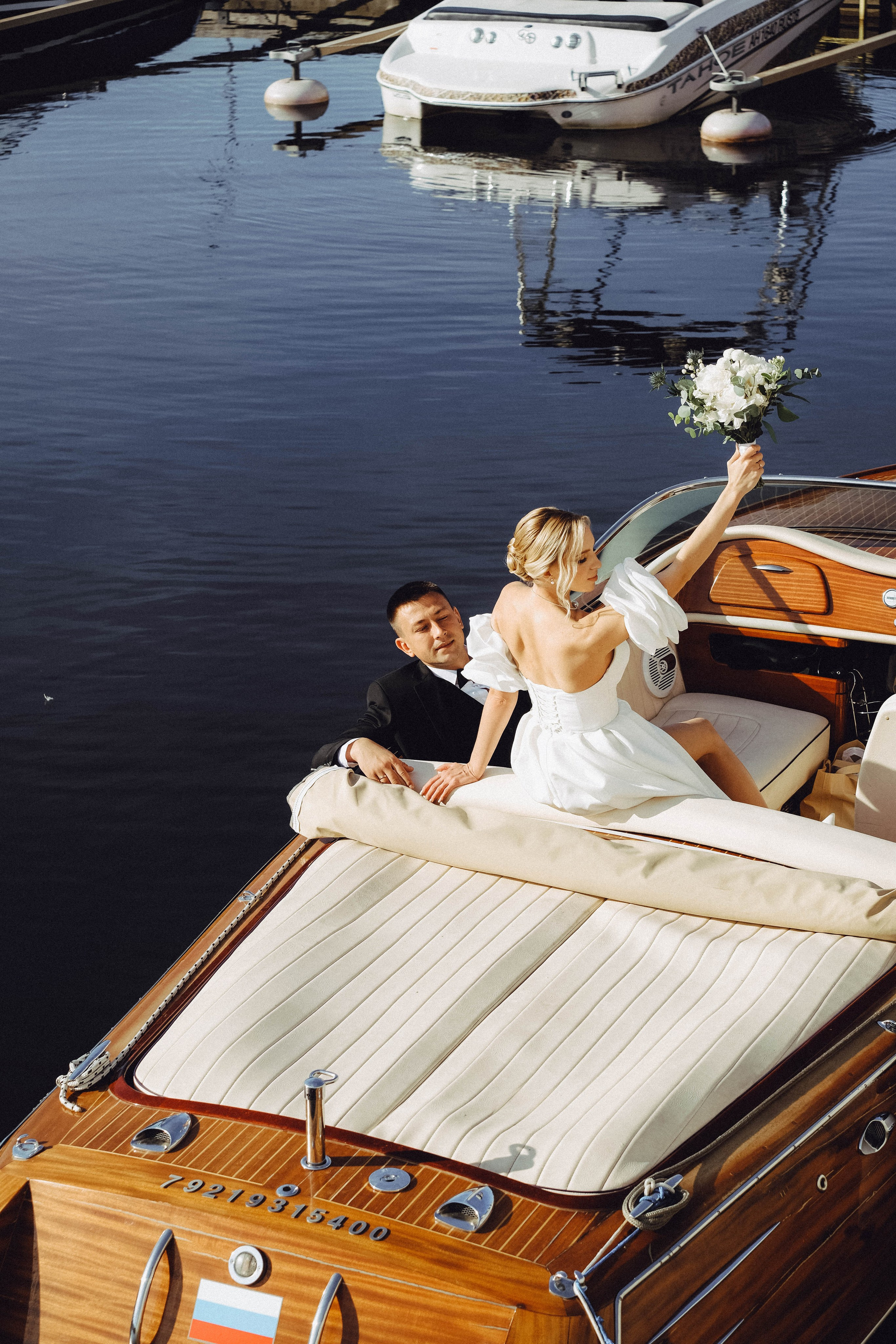 СВАДЕБГНАЯ ПРОГУЛКА ПО КАНАЛ САНКТ-ПЕТЕРБУРГА НА КАТЕРЕ. Профессиональный фотограф, Санкт-Петербург — Виктория Богомолова