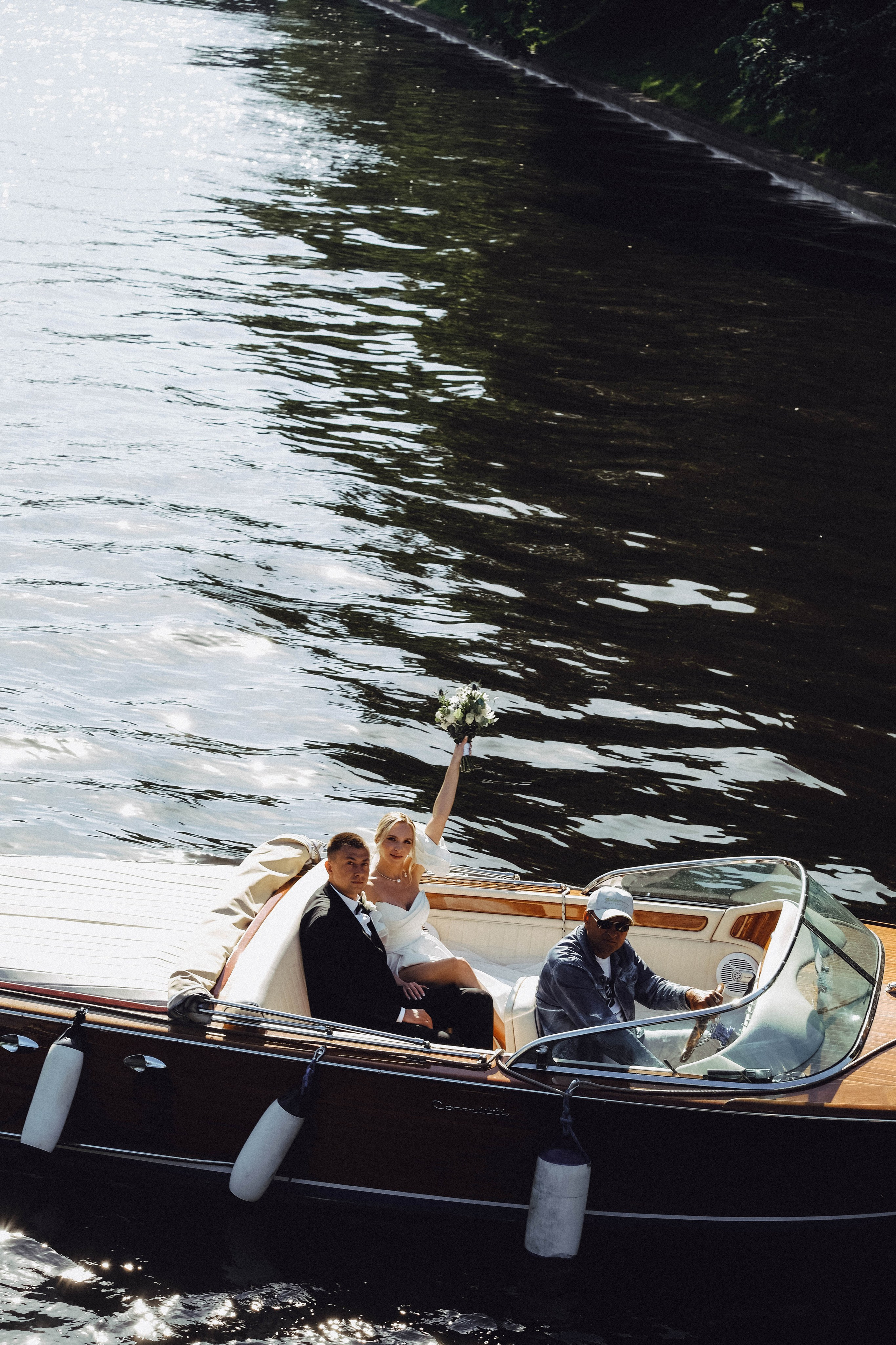 СВАДЕБГНАЯ ПРОГУЛКА ПО КАНАЛ САНКТ-ПЕТЕРБУРГА НА КАТЕРЕ. Профессиональный фотограф, Санкт-Петербург — Виктория Богомолова