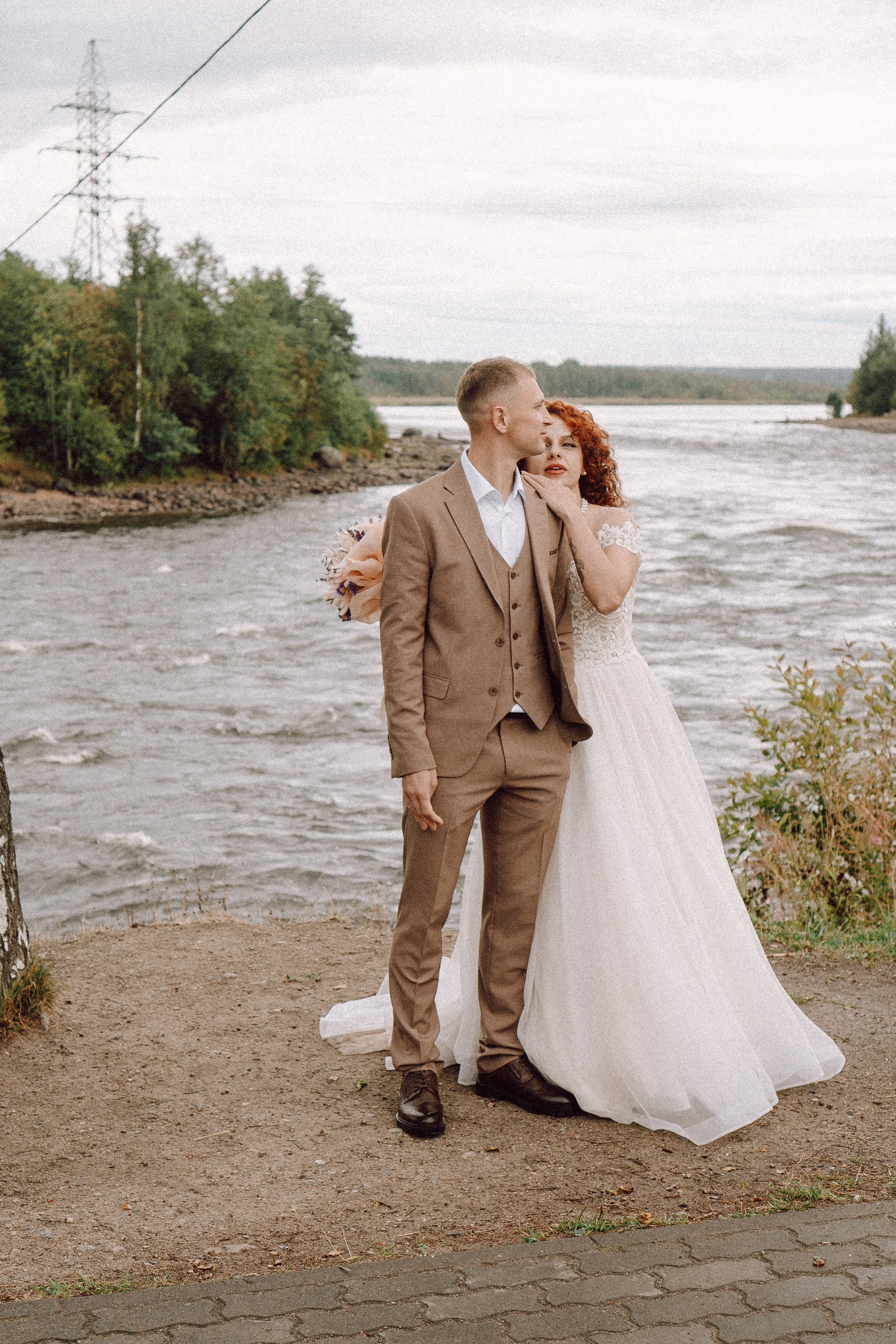 СВАДЕБНАЯ ФОТОСЕССИИЯ ПАРЫ В ГОРОДЕ ПРИОЗЕРСК В СОСНОВОМ ЛЕСУ И С ПИКАПОМ. Профессиональный фотограф, Санкт-Петербург — Виктория Богомолова