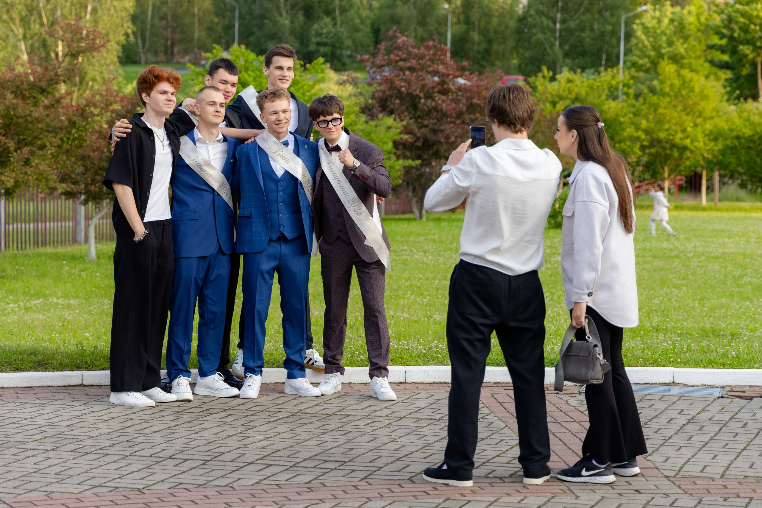 Школьный выпускной 2025 год в Минске, Беларуси. Свадебный фотограф в Минске/Беларуси Сергей Спиридонов