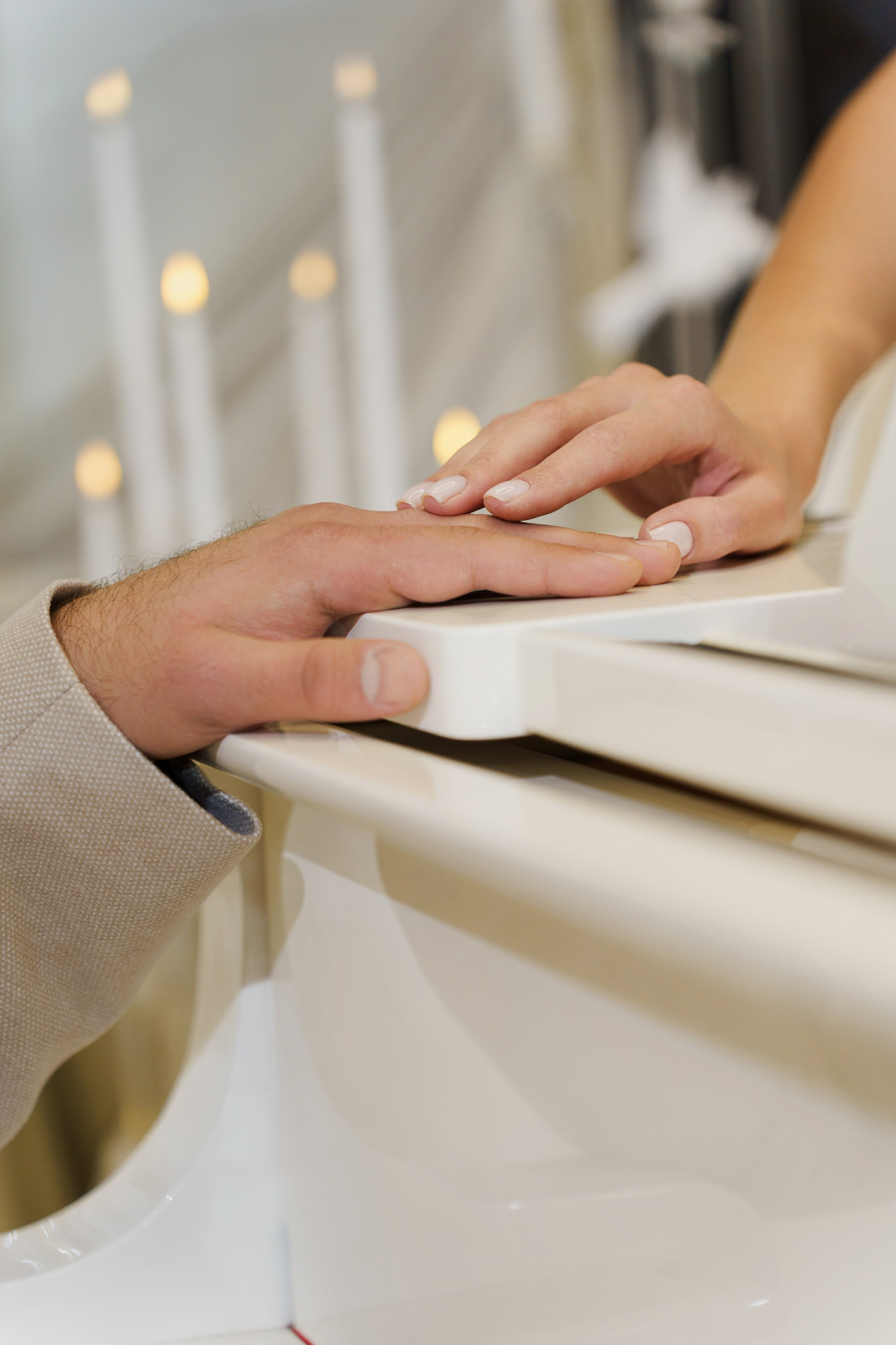 Красивое обручение на берегу чёрного моря в Лермонтово от ТВИНС СТУДИО. ТВИНС СТУДИО — лучшие свадебные фотографы и видеографы в Краснодаре