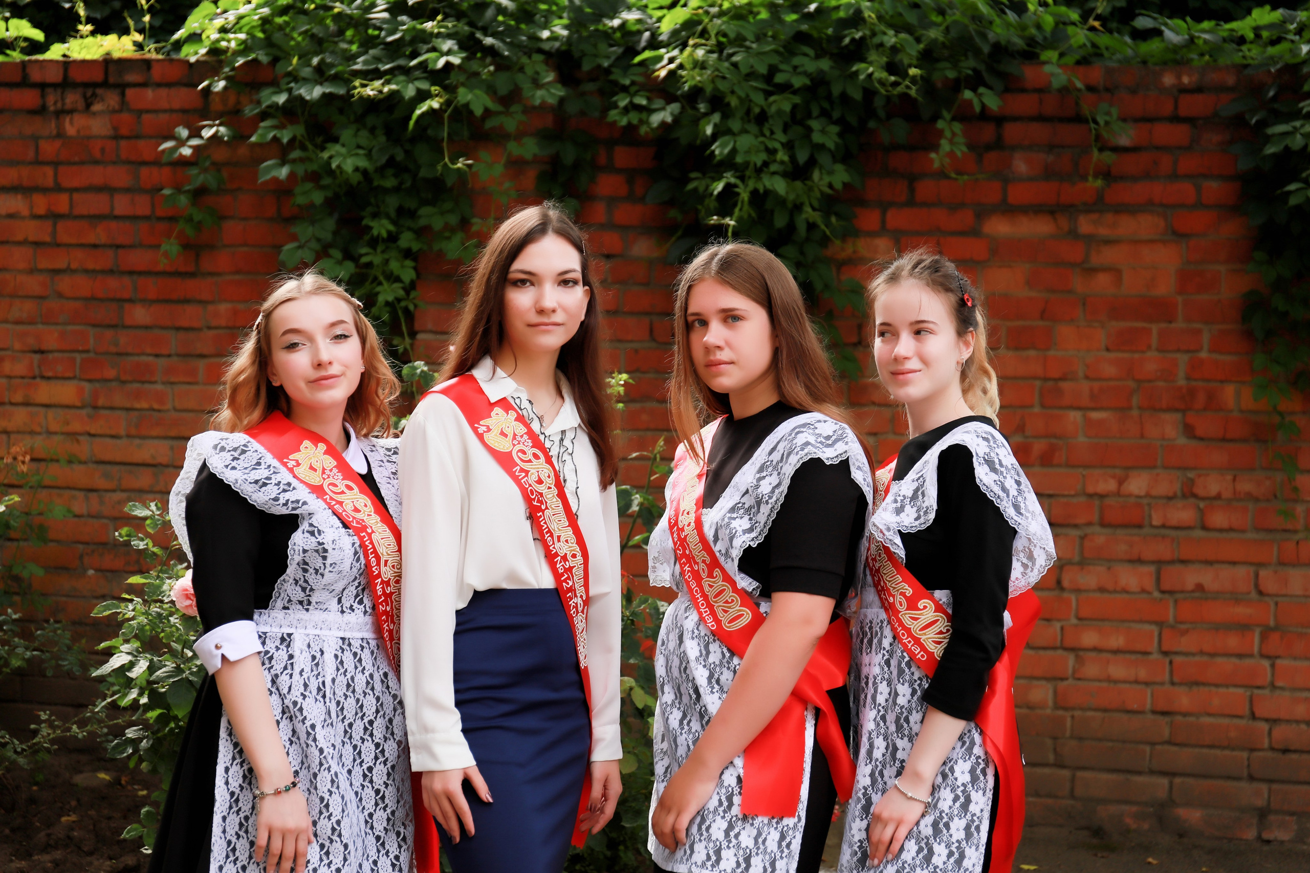 Вручение аттестатов (12 лицей). Детский семейный фотограф Краснодар