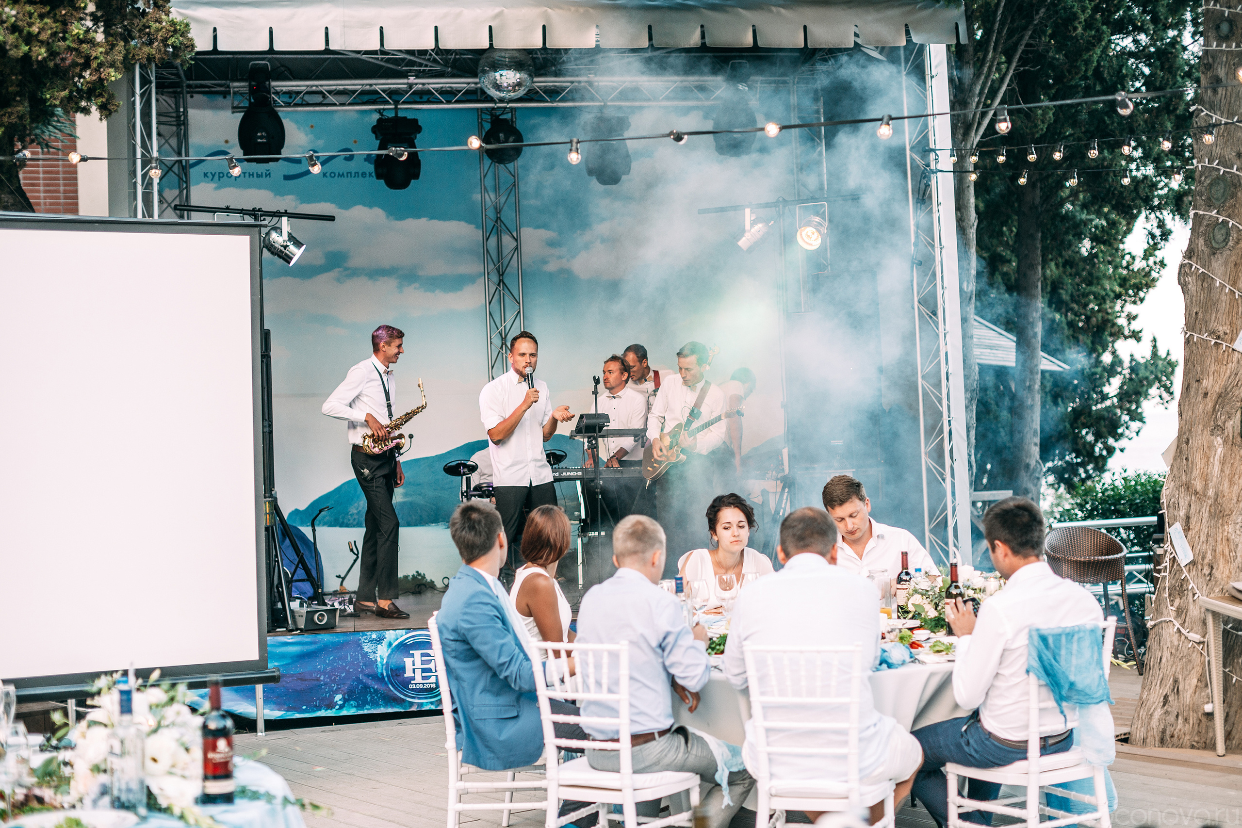 Wedding by the Sea. Valeria Coconova Photographer Italy Como Milan