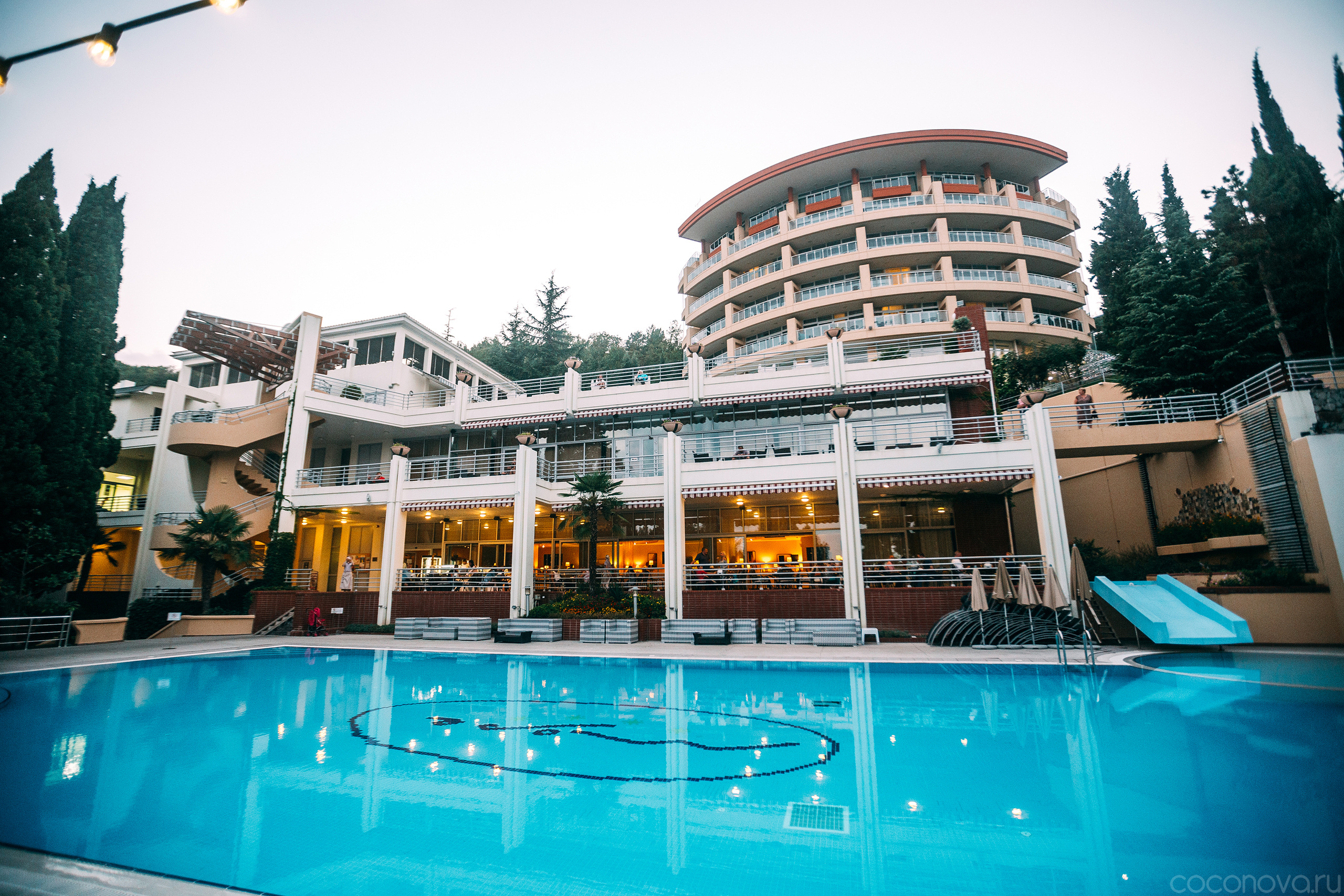 Wedding by the Sea. Valeria Coconova Photographer Italy Como Milan