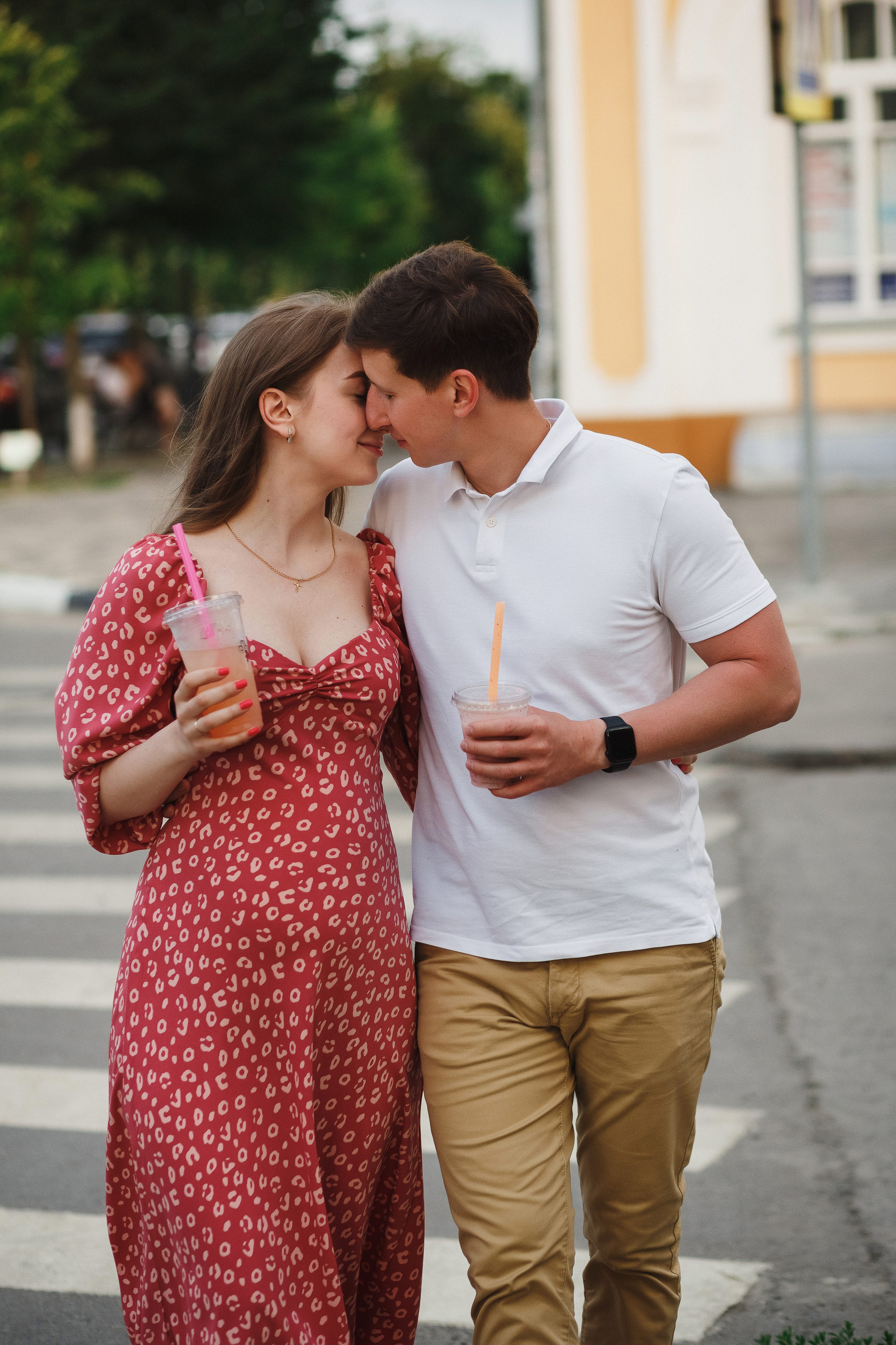 Романтика на улице Петровская в Таганроге: Денис и Аня. Свадебный и семейный фотограф в Таганроге Бакарюк Антон